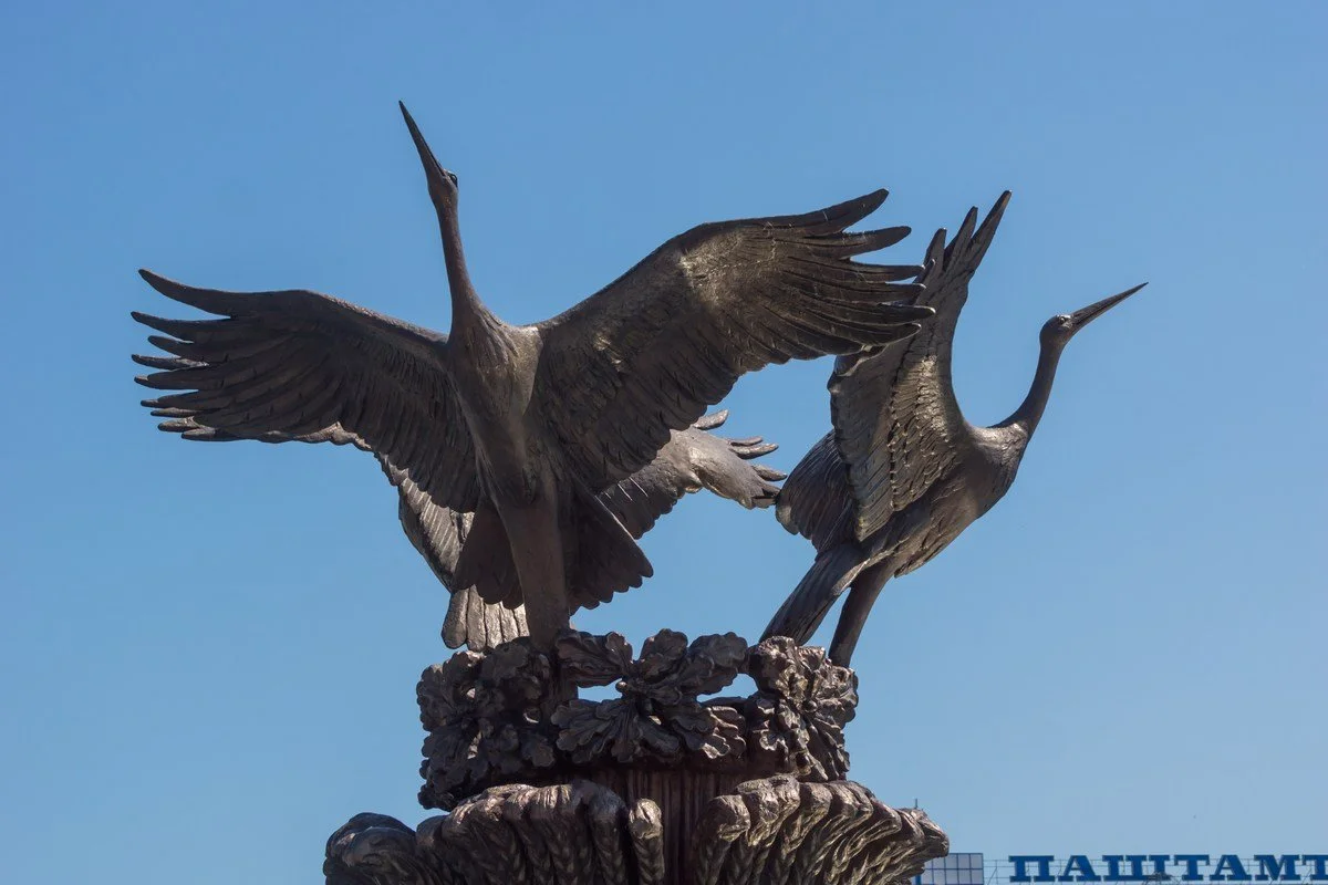   Фантан  « Незалежнасць » . Міхаіл Гаўхфельд, 2006,     Крыніца    