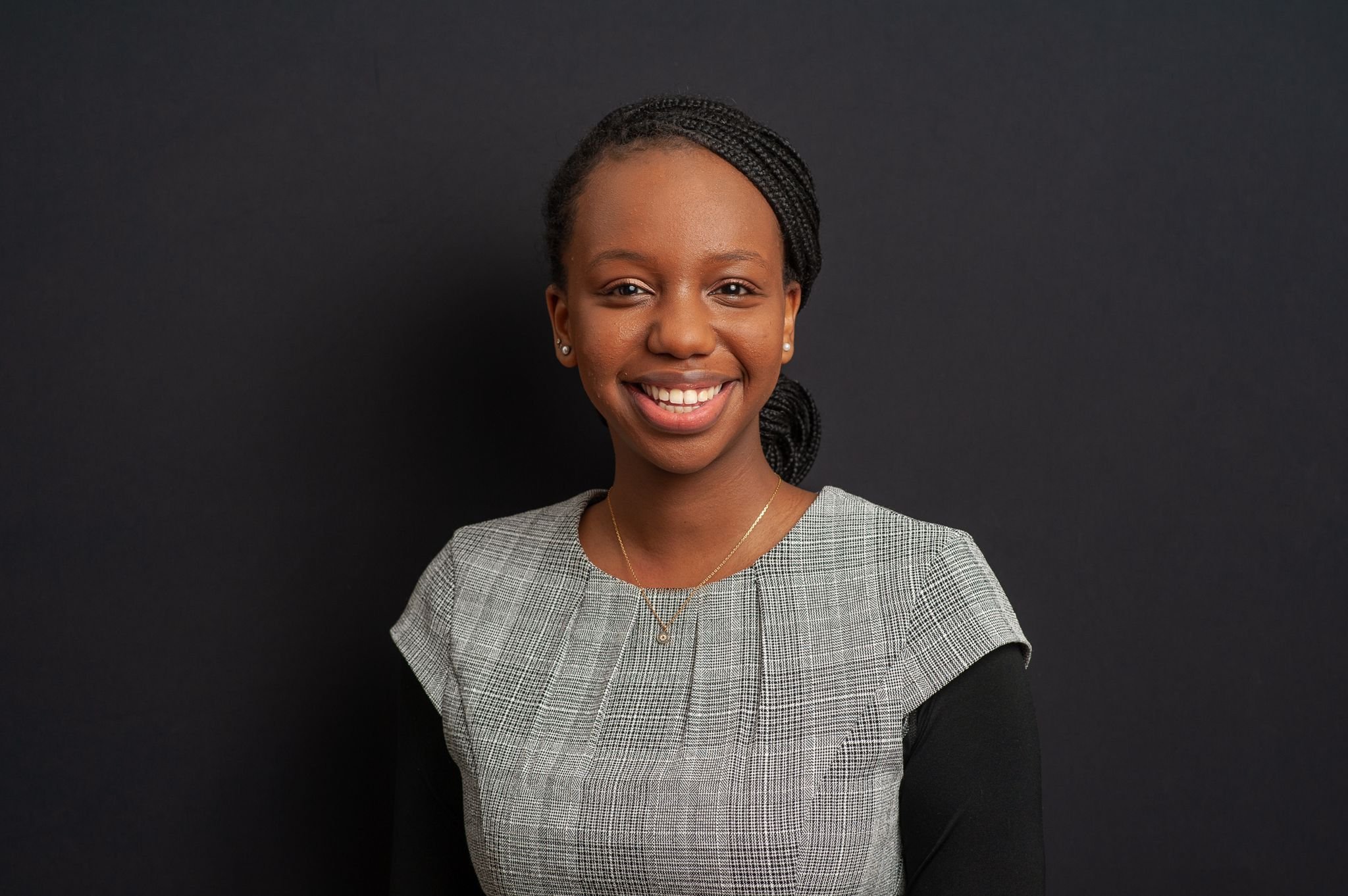 Zola Mirenge Headshot.jpg