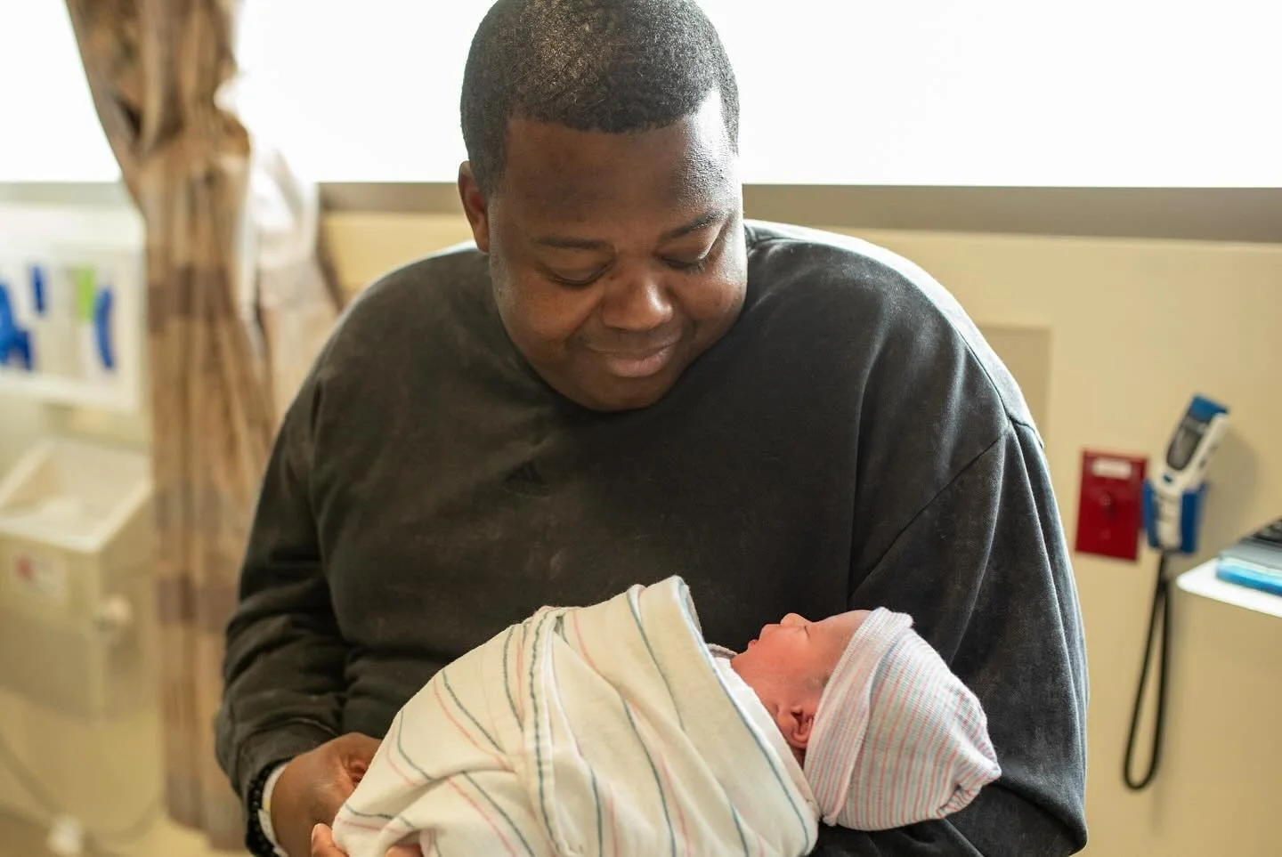 happy fathers dad to my doula dads (+ the many not pictured here)! from holding space for your wives, sharing the hip squeeze duty, catching babies, to becoming a dad (again for some). your presence in the birth space is unmatched! hope you feel cele