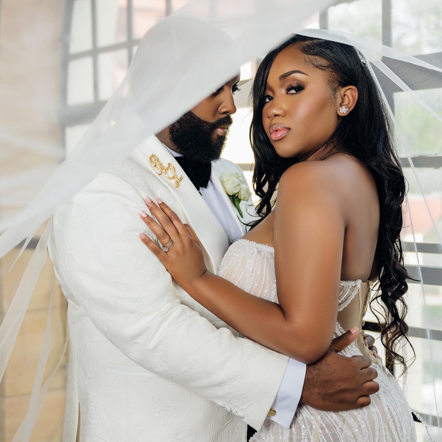 They are in love loveee. 😍💍Congratulations to this gorgeous couple. 

Bride: @jhodiealexi 
Makeup: @glammedbytybella 
Photographer: @rtwphotography_ 
Hair: @brwnskinbombshelll 

Your one click away from getting your version of this look for your we