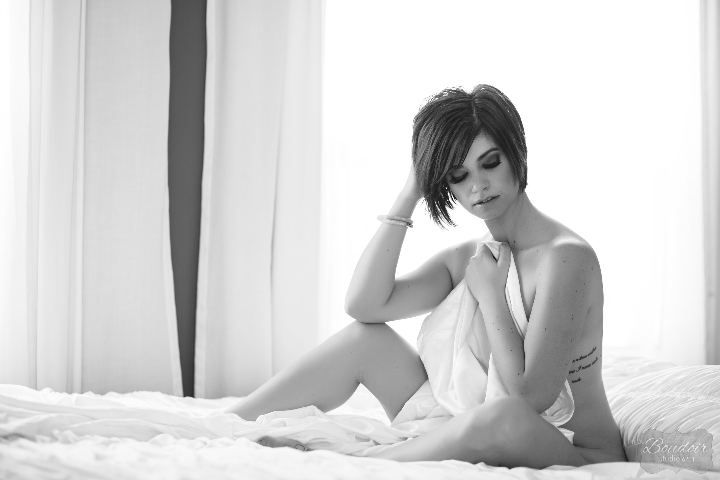 bfc14-boudoir-studio-6201-summer-in-the-sheets068.jpg