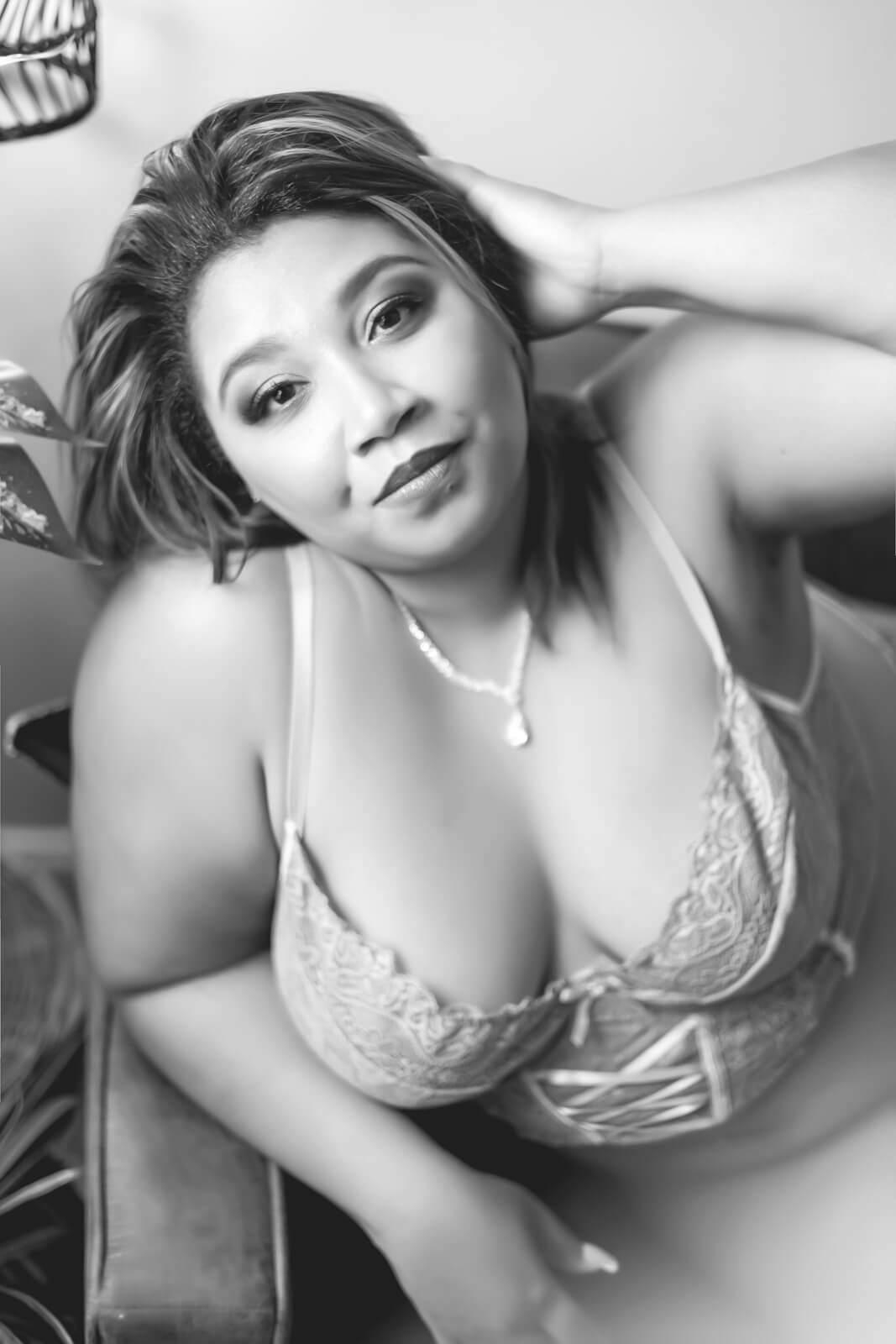 curvy-boudoir-photography-near-me_ks_120.jpg