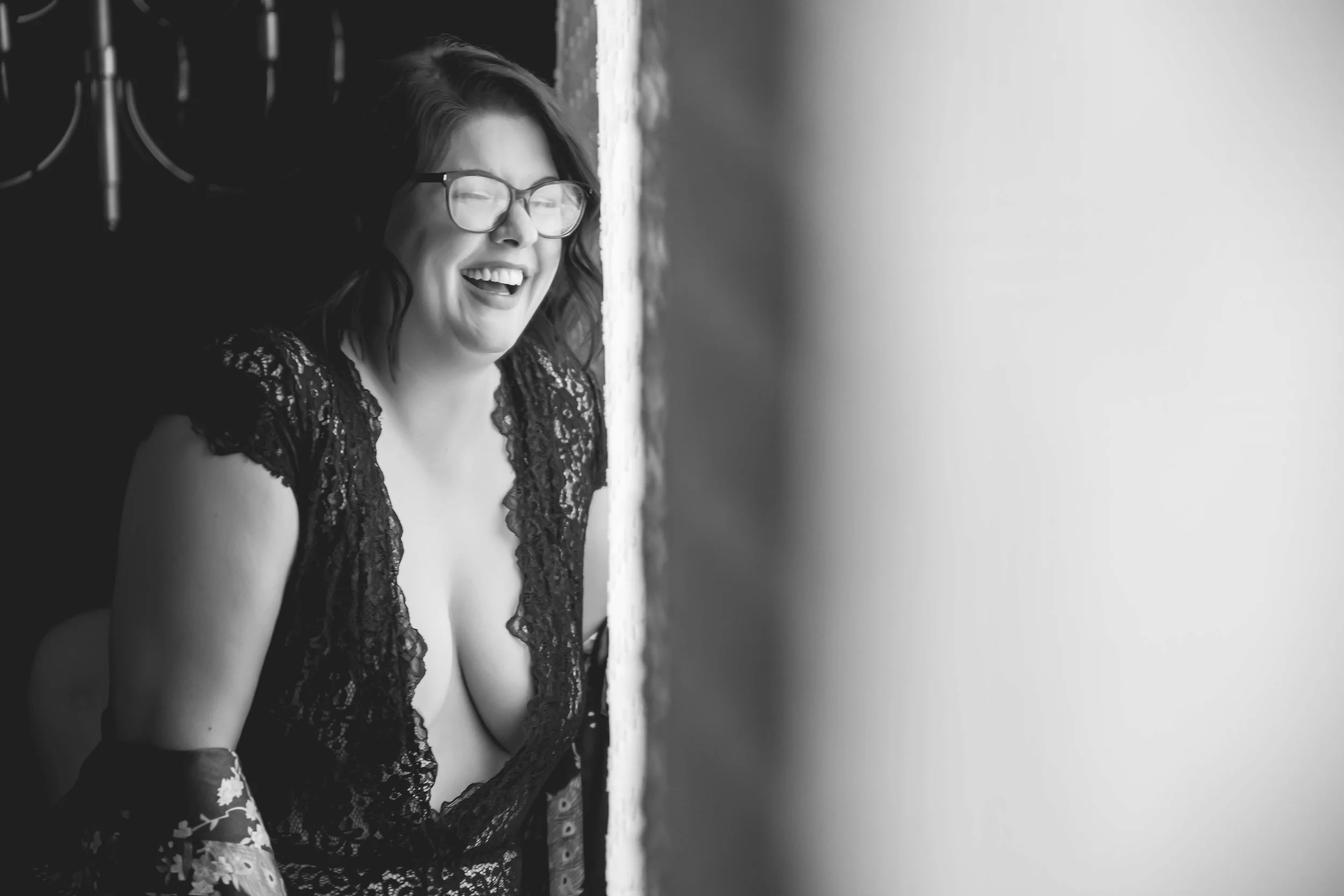 boudoir-photography-near-me-rochester-ny-0025.jpg