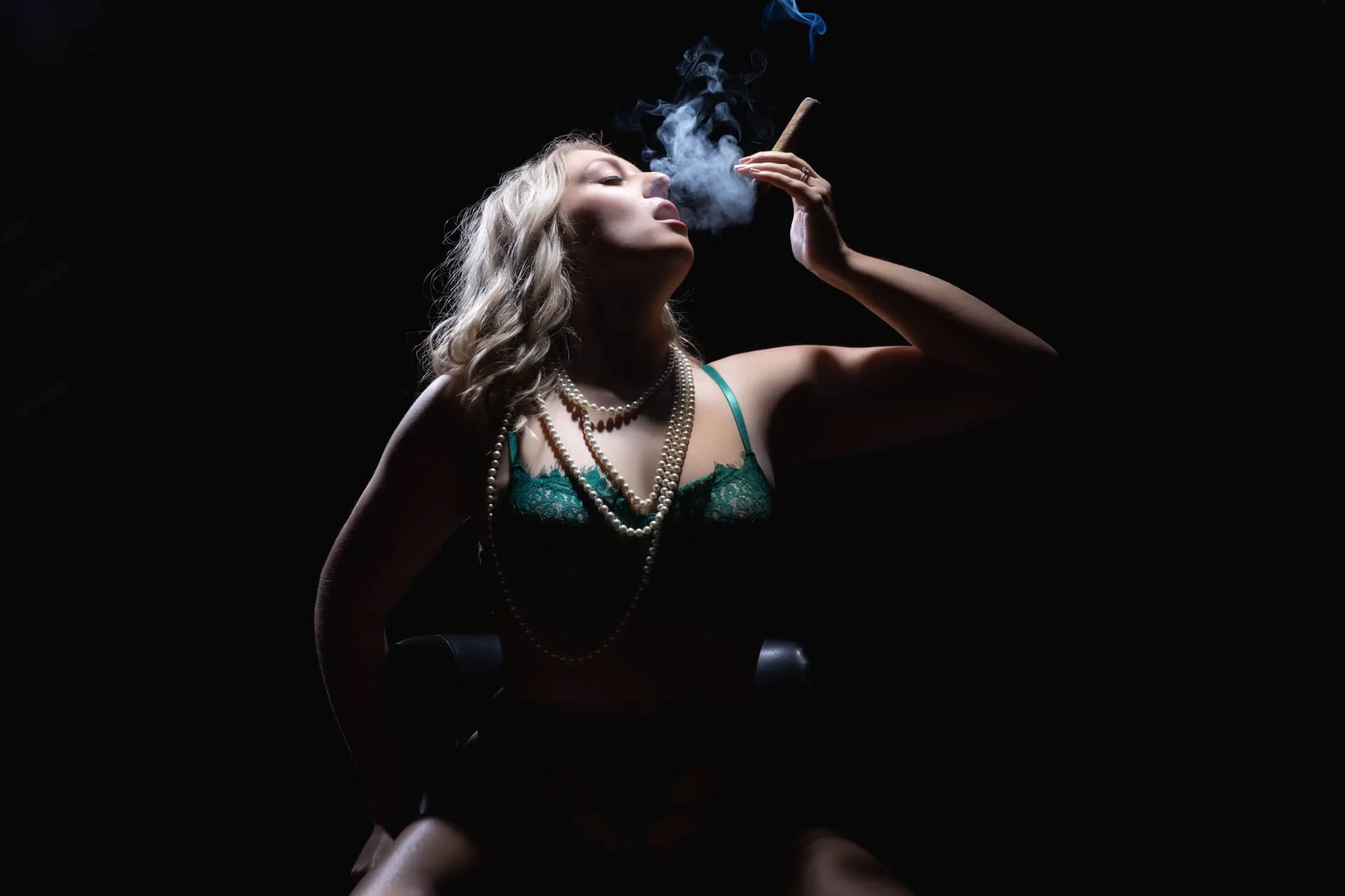 boudoir-glamour-photo-shoot-jv-0066.jpg