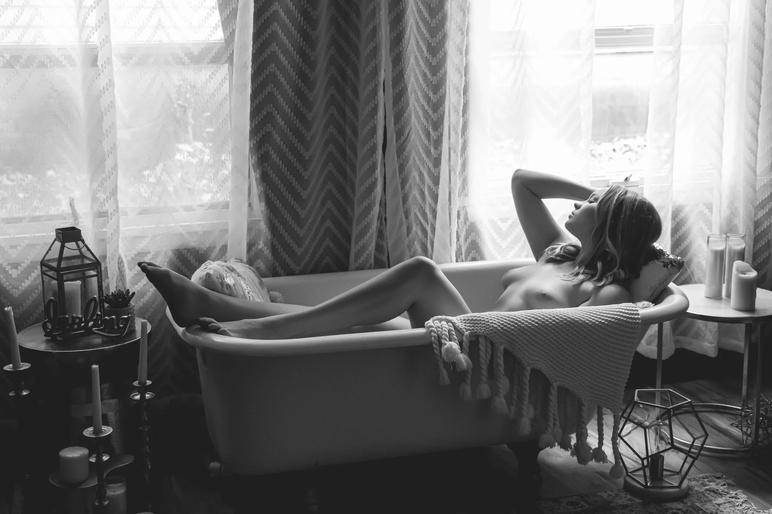 boudoir-at-any-age-ap-0089.jpg