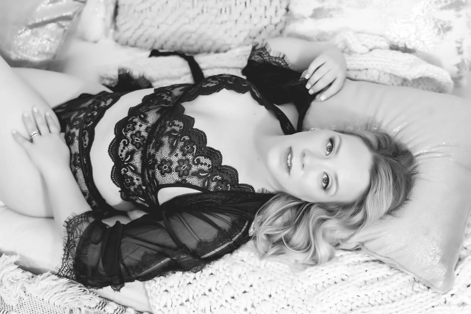 sexy-latina-boudoir-photography-er-0093.jpg