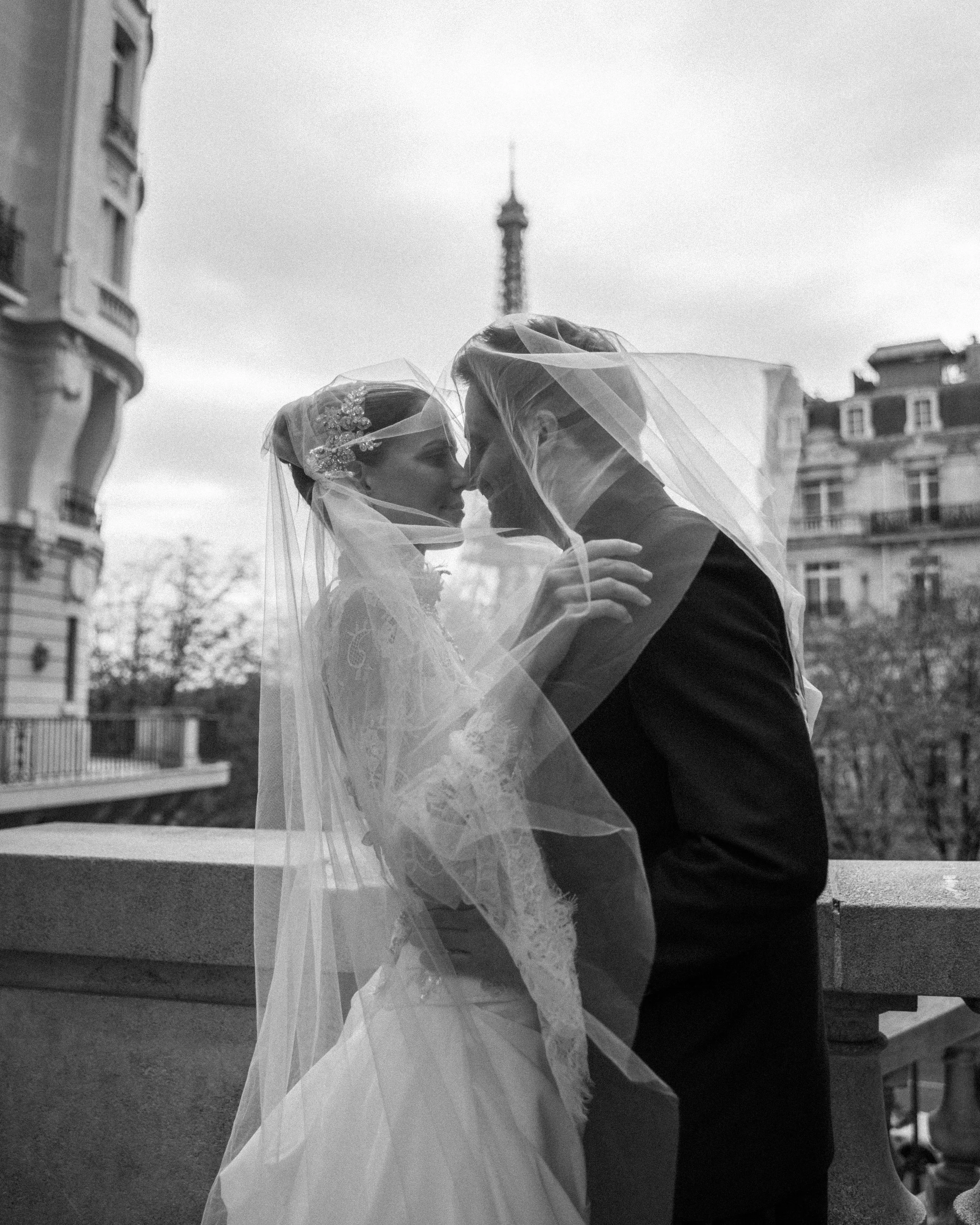Elopement Videographer Paris (9).jpg