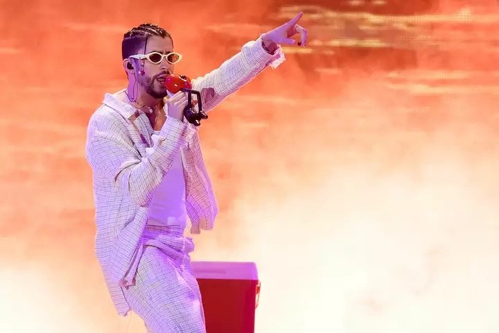Bad Bunny awards San Antonio artist $25K for work in Latino communities
