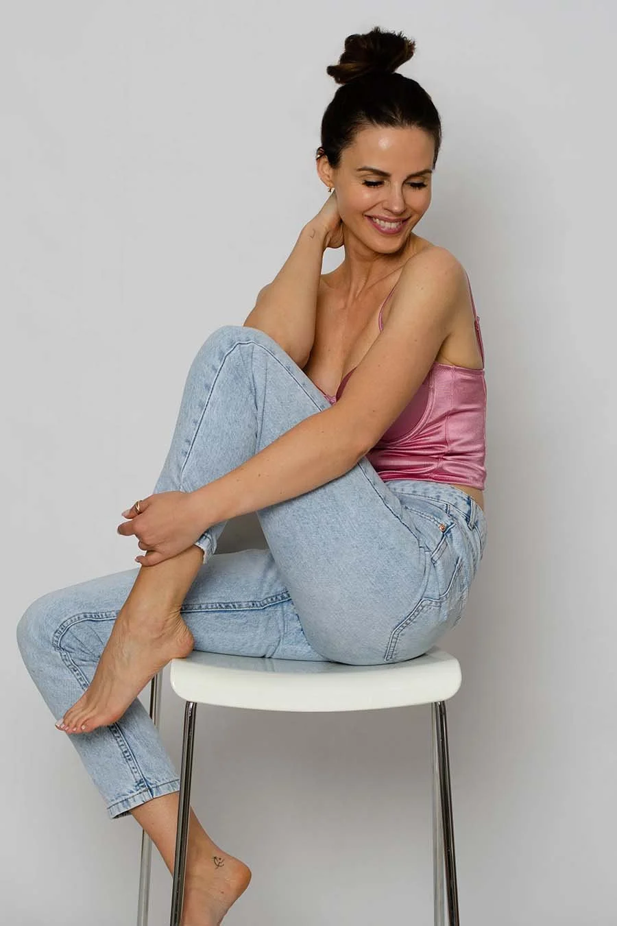 Claudia B-sitzend2_web.jpg