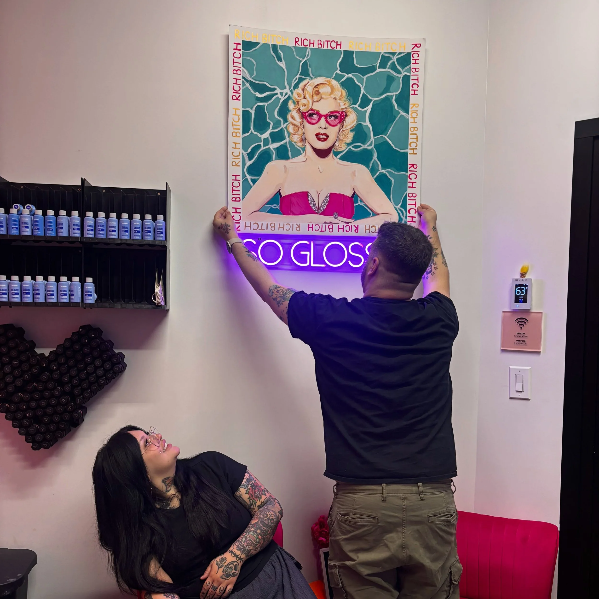 OG MARILYN IS GETTING A SECOND LIFE 
And new forever home soon at @soglossyhairstudio !! 

More about this salon on #happyfuckingfriday and my cute new do ! 

#popart #marilynmonroe💋 #soglossyhairstudio 

I'm SO excited! I still love her and was so 