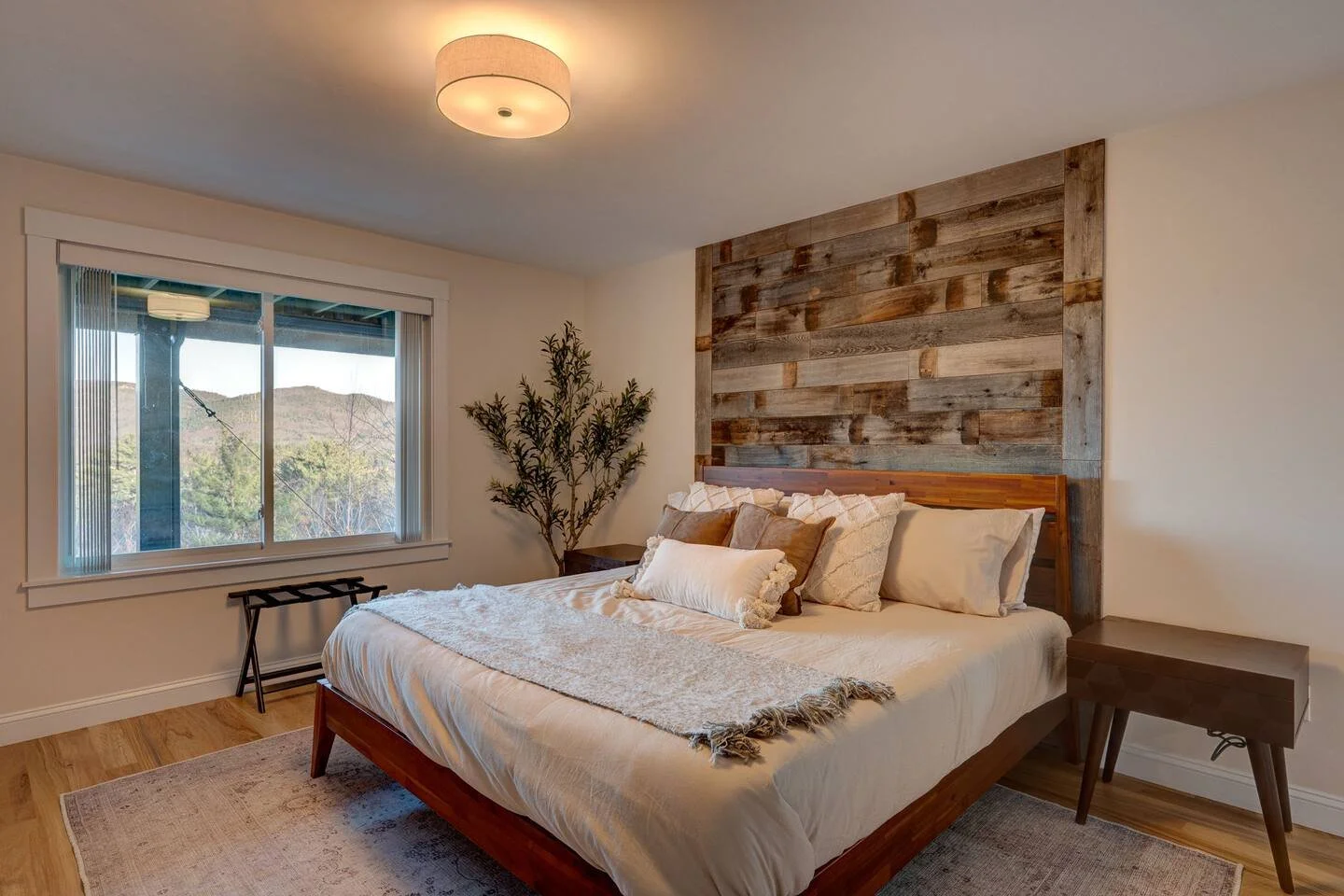 King Bedroom.jpg