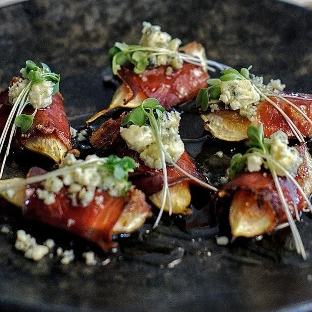 Uma entrada que vai te surpreender: figo de gravata ✨

Estamos abertos a partir das 18:30 ❤

#mundofilipa #filipabauru #filipabistro #gastronomia #figodegravata #entrada #figo #bauru #bistro