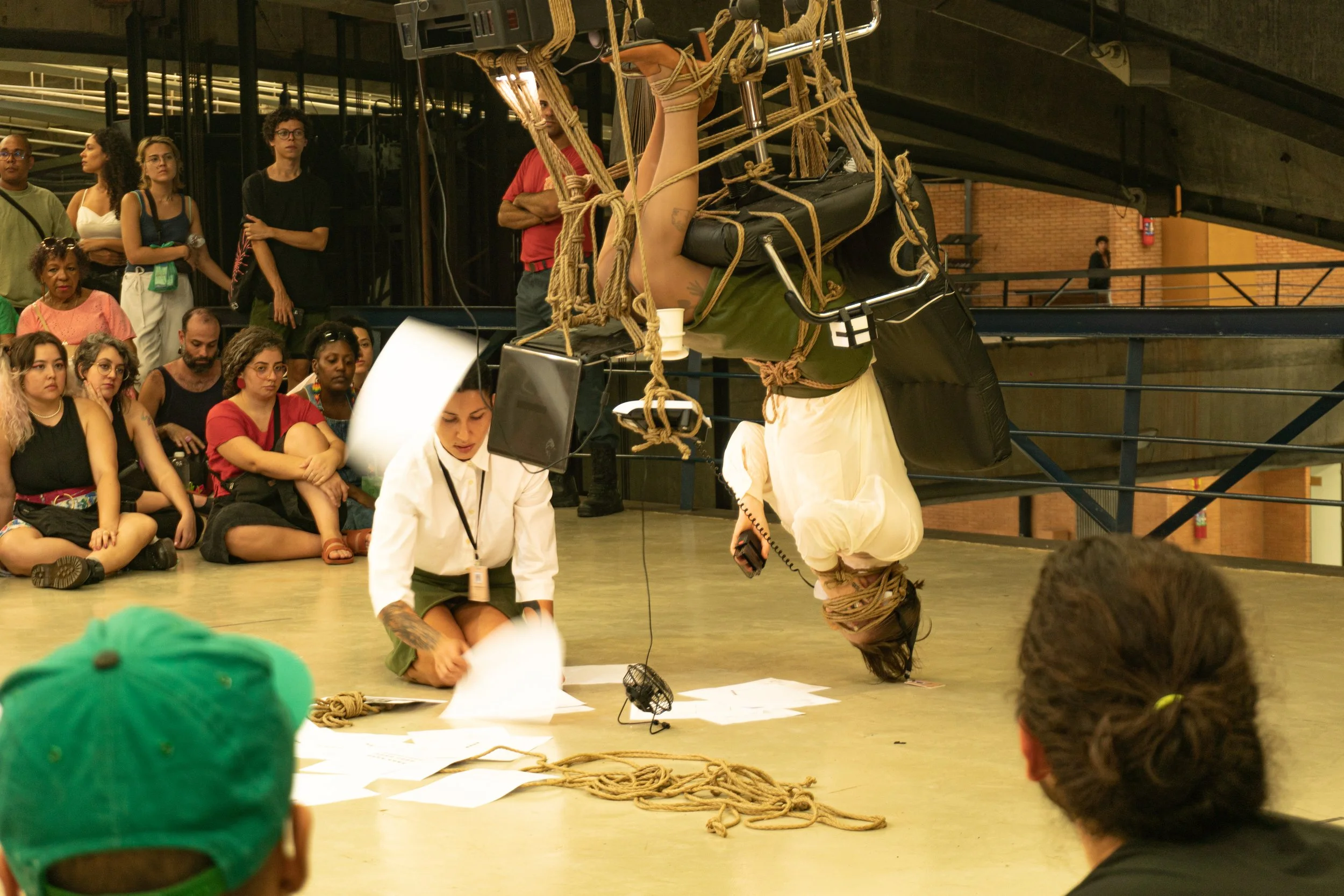 trabalho para deixar o tempo imprestável - 33º programa de exposições do ccsp / centro cultural são paulo, 2024 / foto: ana vohs