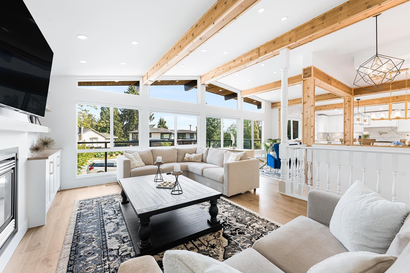 Another day, another gorgeous house to shoot. This one has undergone a serious renovation and needed photos that show that. Challenge accepted. 
#yvrbnb #vancouverairbnb #vancouverrealestate #yvrrenovations #vancouverrealtor