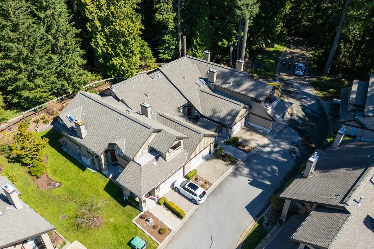 Where luxury living meets West Coast wilderness 🌲⛰️

Showcasing more than a home&mdash;capturing the lifestyle, the setting, and the story buyers want to step into. Aerial imagery like this helps listings stand out and gives potential buyers the ful