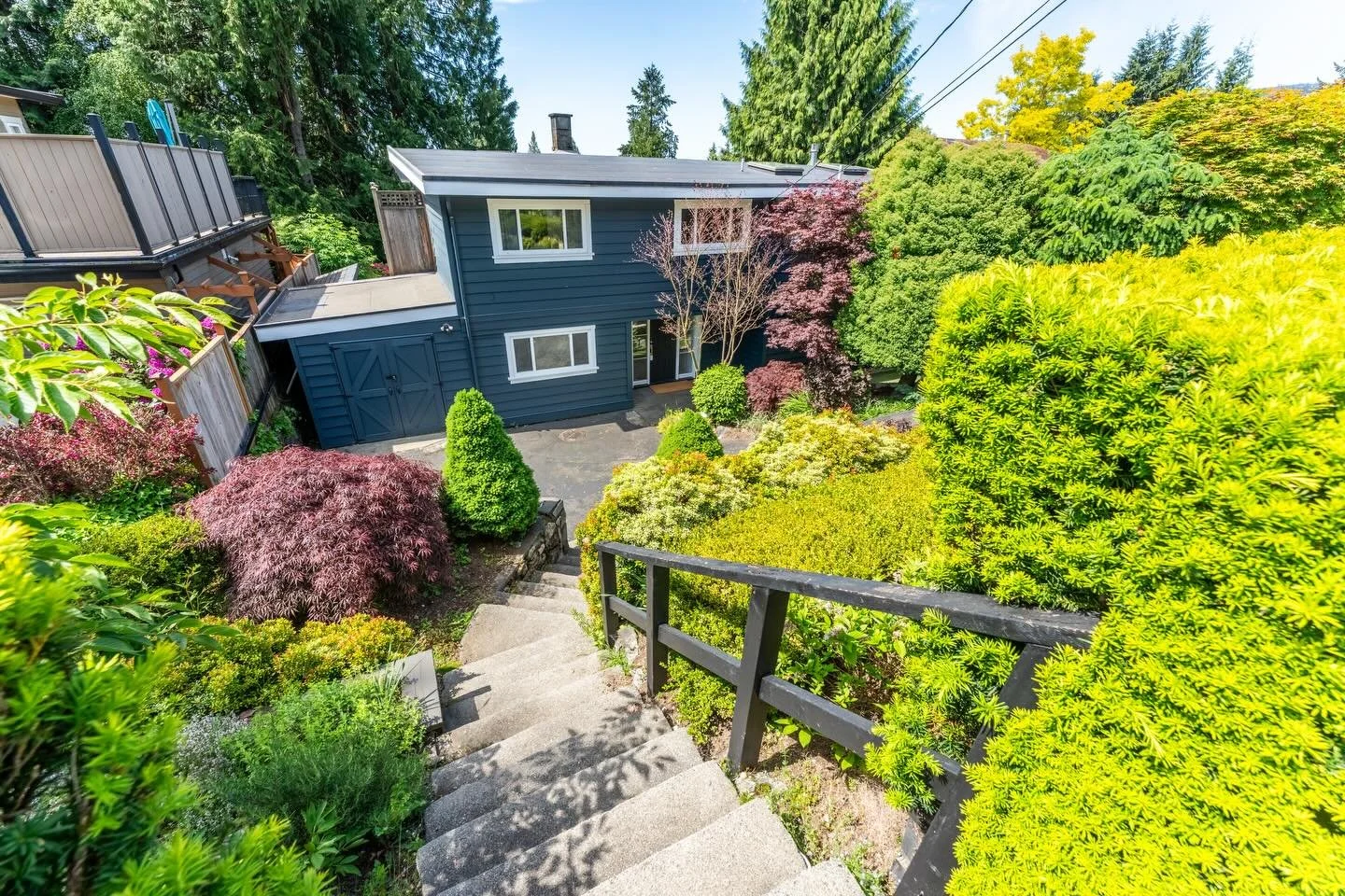 Professional photos bring more bookings to your listing. 
Here is an example of an Airbnb unit in the heart of #northvancouver that&rsquo;s about to hit the market. Just in time for #fifaworldcup