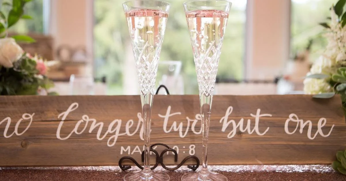 A Quick Guide to Coordinating On-Site Catering and Decor