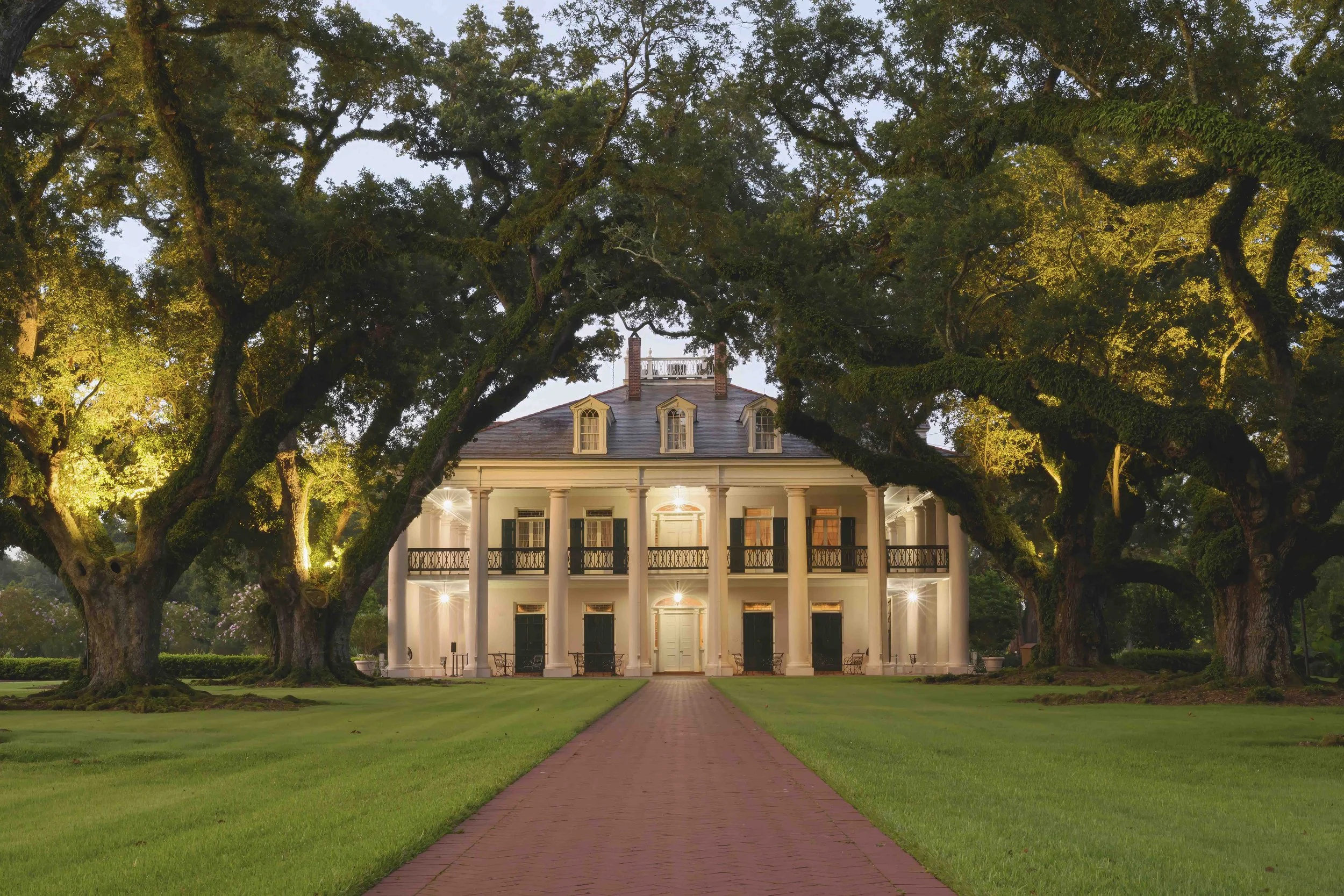 Oak Alley Plantation as Sunrise