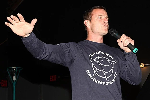 Zoli & sea shepard.webp