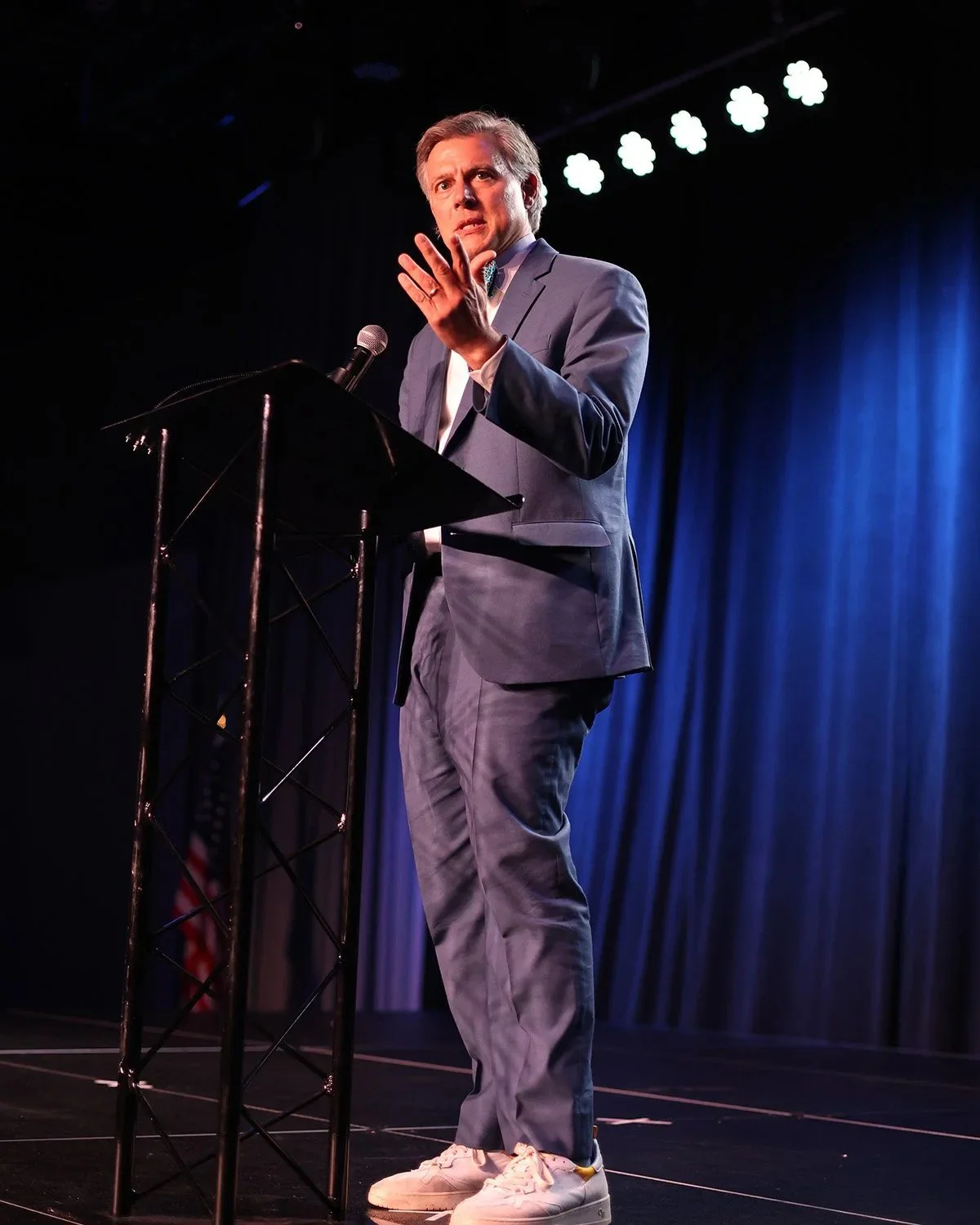 Press Club of Western Pennsylvania President Andrew Conte introduces the 2026 Service to Journalism Award. (Photo by Shayla Fulton)
