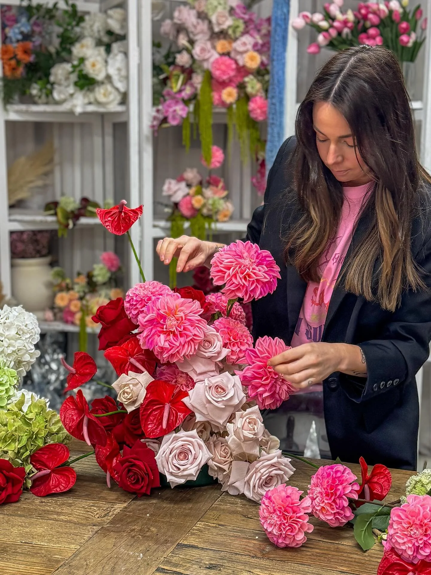 Those who know me know I absolutely hate being in front of the camera but here we are 🫣 Taking some updated snaps for our website &amp; the shepp news 💃

www.thefauxflowerbar.com
Have an event coming up? Want to hire your florals? Email us today! 
