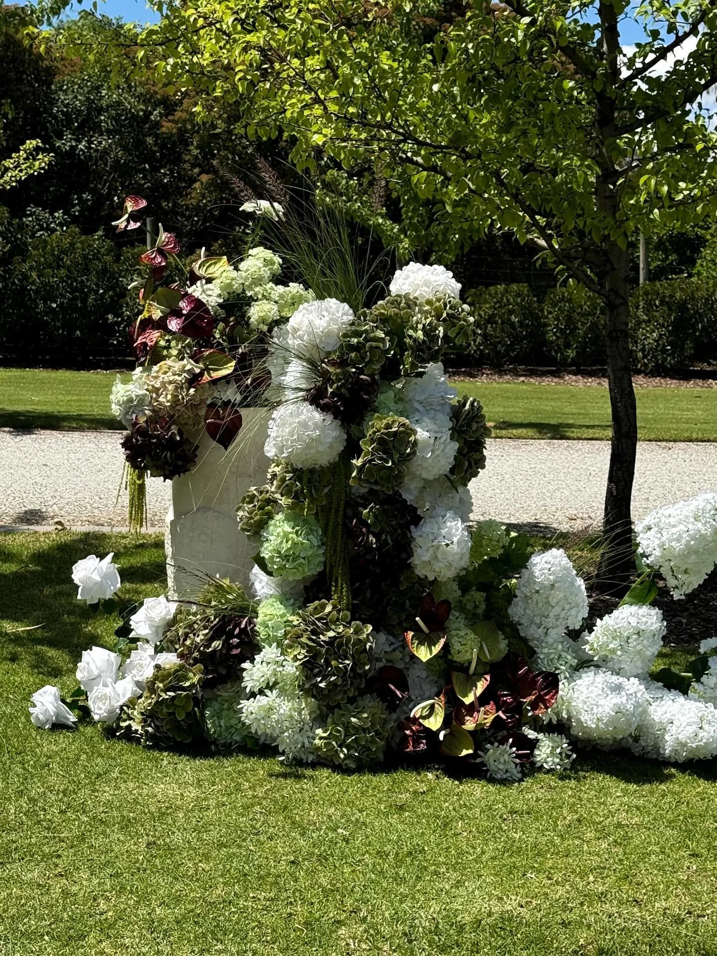 A tiny snippet of some stunning content coming very soon 😍

www.thefauxflowerbar.com
Have an event coming up? Want to hire your florals? Email us today! 

⁣

#faux #artificialflowers #fauxflowers #fauxflowersofinstagram #fauxflowerstyling #fauxflowe