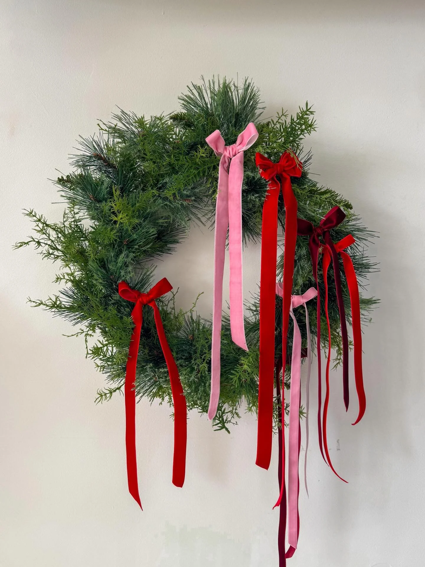 Let us help you find the perfect wreath this Christmas 😍🎄

These stunners are all available at @nixonandmaude and are selling out already! DM us to secure yours today. 

www.thefauxflowerbar.com
Have an event coming up? Want to hire your florals? E