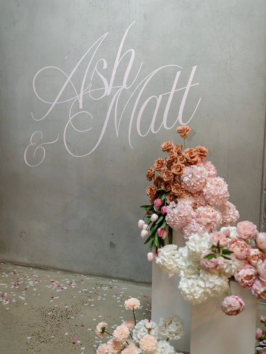 Ash &amp; Matt 🤍🌸

Planner &amp; stylist @bentleyandbobbievents 
Florals @thefauxflowerbar 
Photography @kaylafrizzellphotography 
Venue @belcibo_co 

www.thefauxflowerbar.com
Have an event coming up? Want to hire your florals? Email us today! 

⁣
