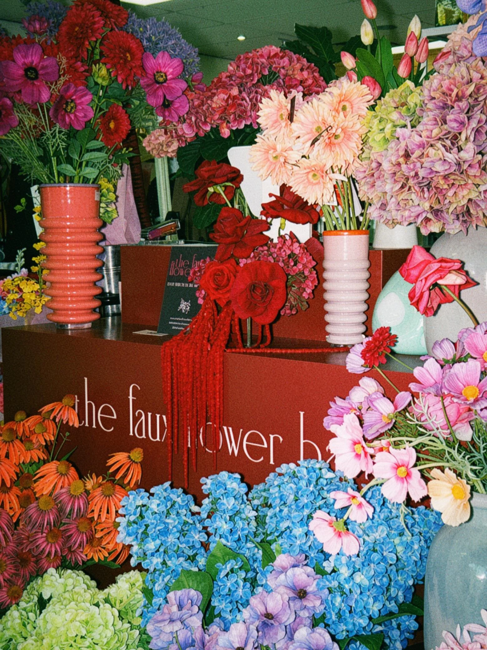 We&rsquo;ve topped up our faux flower bar with a bunch of new florals!

Pre made bouquets, single stems &amp; custom vases - all available at @nixonandmaude. 

✨www.nixonandmaude.com.au

#shepparton #visitshepparton #nixonandmaude #shoplocalbusiness 