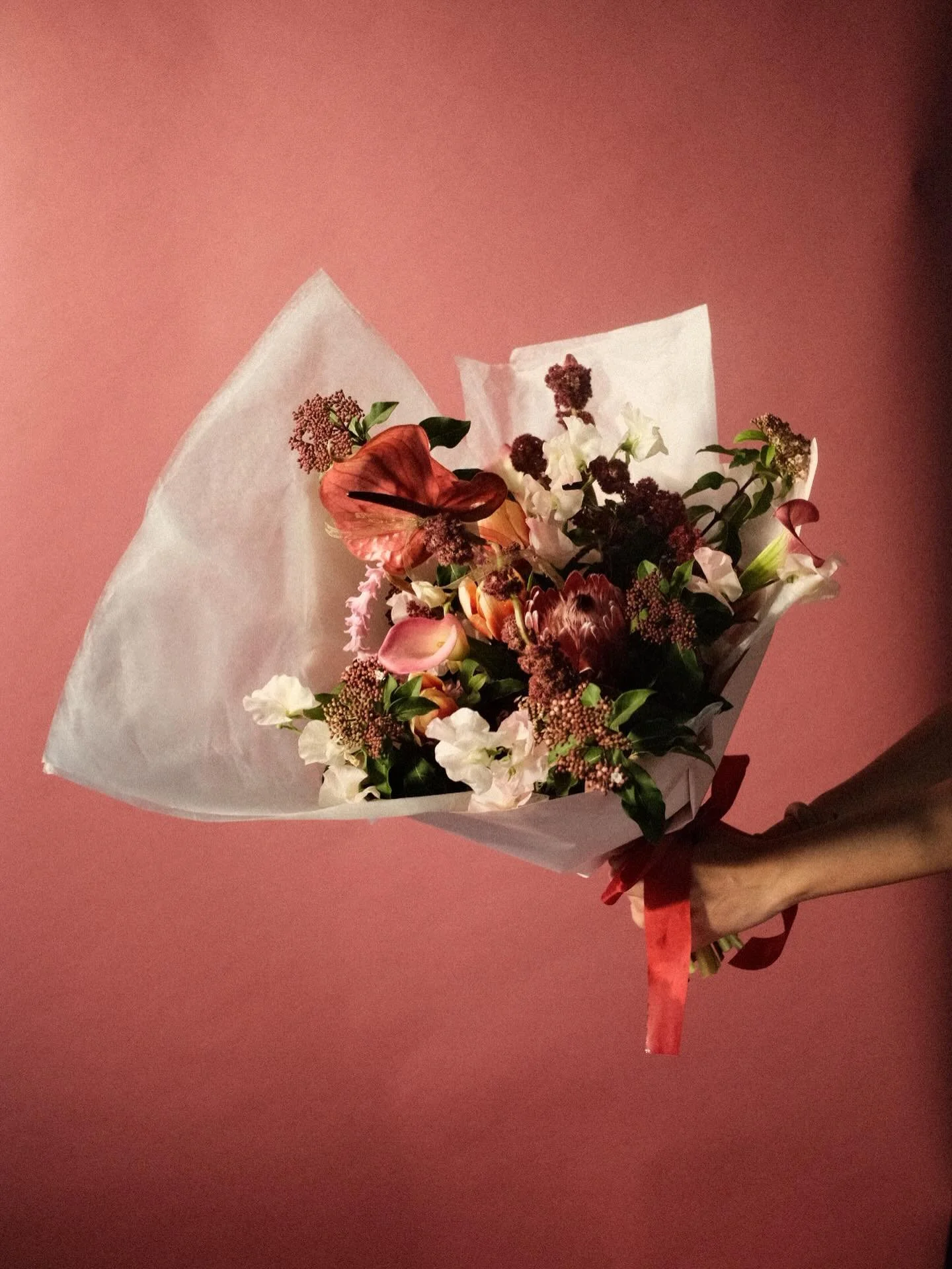 so excited for spring to come 🌸💕! what flower are you looking forward to? 
&bull;
&bull;
&bull;
#flowerarrangement #bouquet #floraldesign #pdxflorist