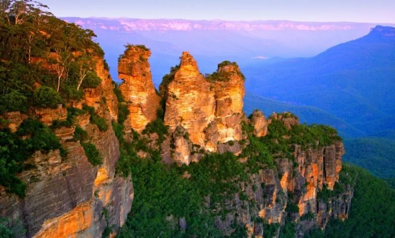 Sydney-Tours-R-Us_What-to-do-in-Blue-Mountains-Three-Sisters-780x470.jpeg