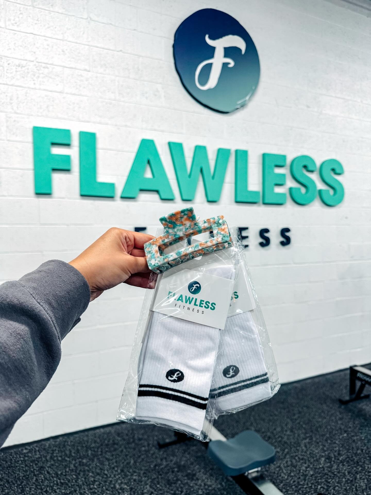 We are grateful for our ladies, our strength, and our bond.

This year&rsquo;s member gift is a token of our appreciation.

We hope you love them!

Thank you for trusting us with your time, your health, and your fitness!

Love, The Flawless Team

*Gr