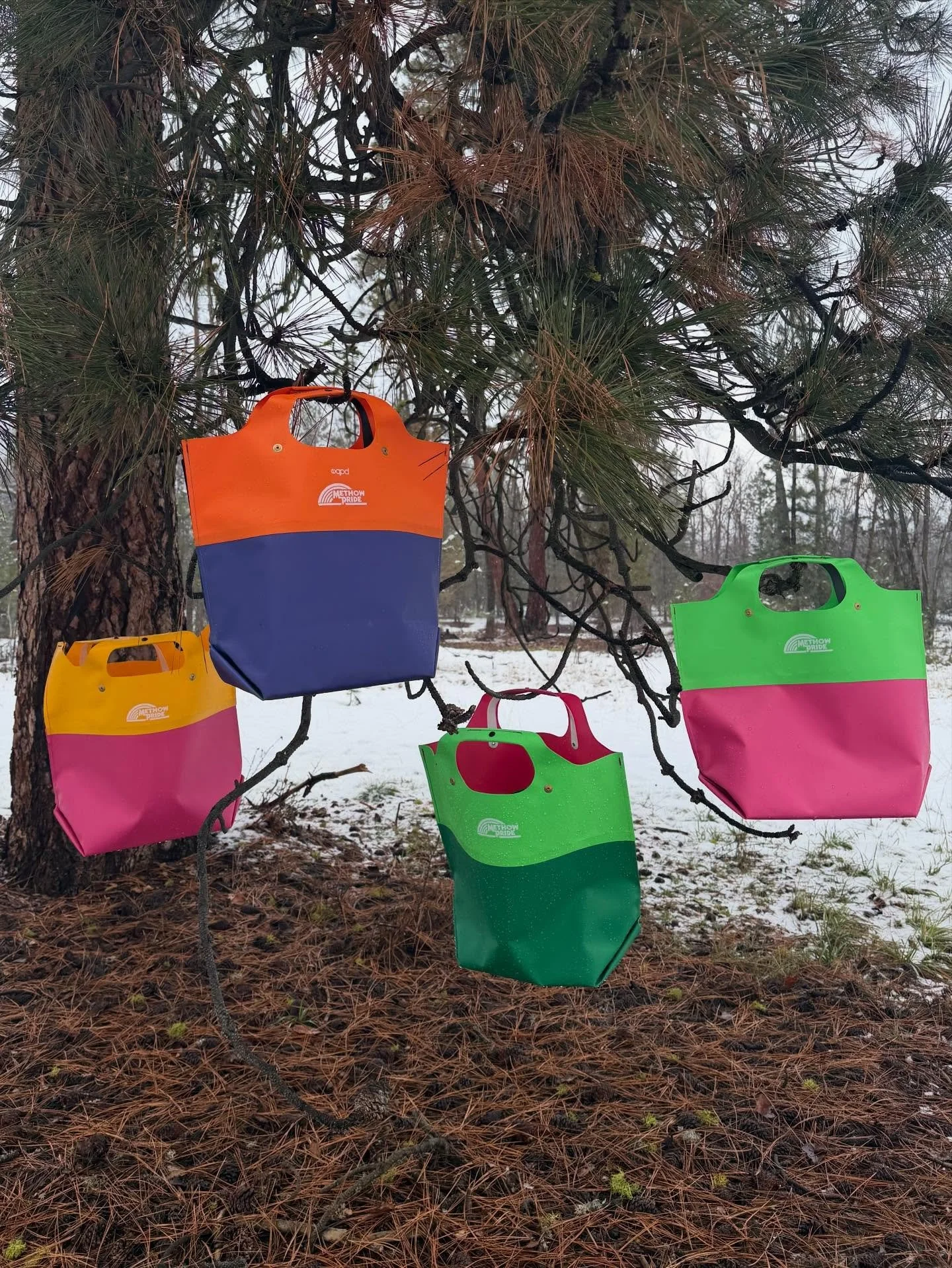 LAST DAY FOR @bluestarcoffee raffle. Are you in need of a new bag? A beanie? A tshirt, some coffee AND a sweatshirt?? Today is the last day to enter into our Holiday Raffle @bluestarcoffee ! This year we were fortunate enough to collab with @eqpdgear