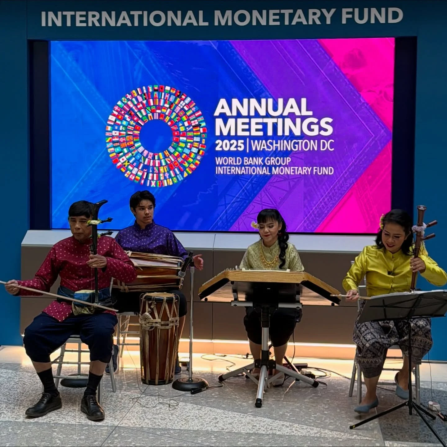 A welcome break from the hustle of the International Monetary Fund and World Bank annual meetings, Songpa Thai Dance Company delivered an exquisite performance on the IMF lobby on the final day of the meetings. The music and dance were so compelling 