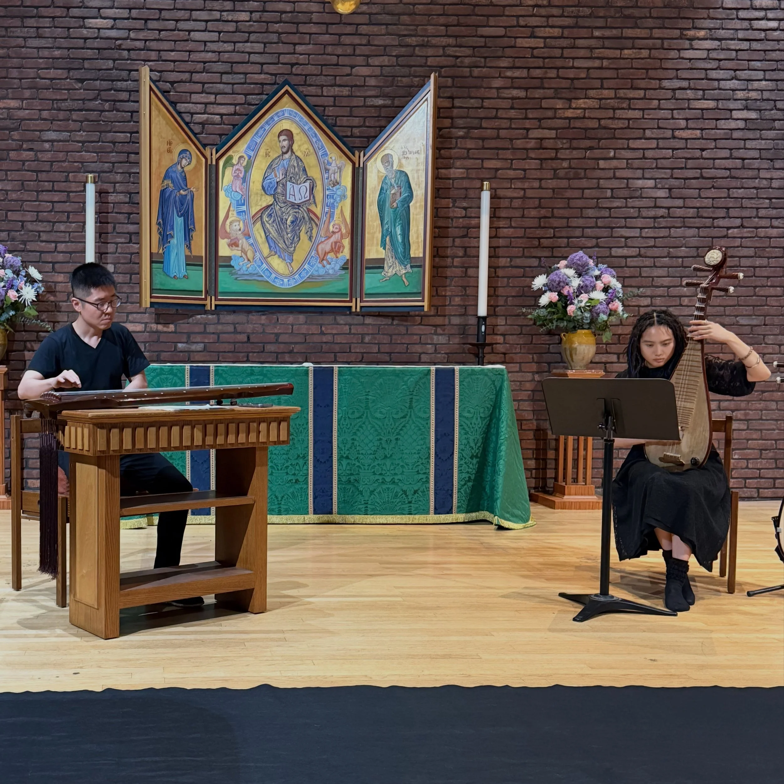 I must confess that I hadn&rsquo;t previously heard music composed for pipa and pipe organ but, last night, Bin David Li and Julia Deng Hanzu delivered a remarkable performance of this unlikely combination in &ldquo;Plucks, Suspended&rdquo; an evenin