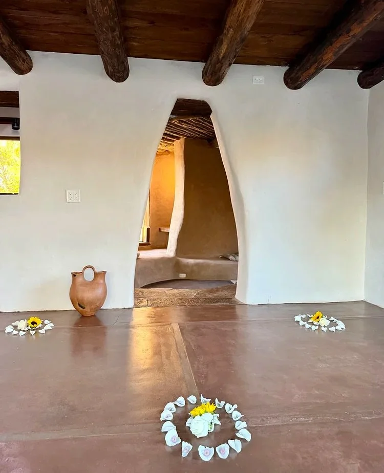 Ma Collective has a new home!
 ~ a cozy adobe healing space by the river where earth meets water and sky.

Beginning December 1st all healing sessions will be happening at our new address. 👣🌌