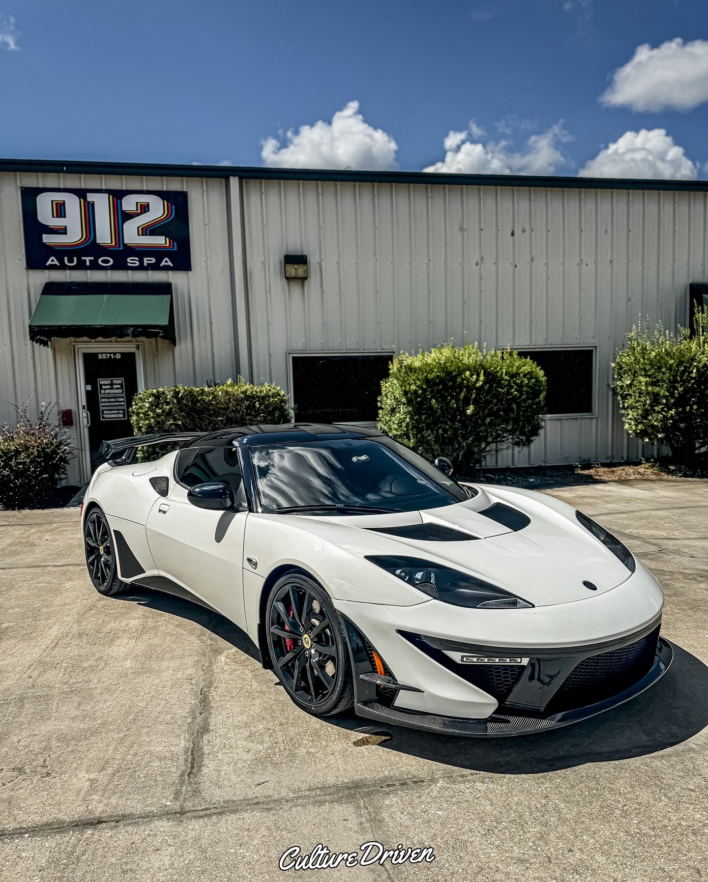 🇬🇧 #lotus #evora #carbonfiber #supercharged #ukcarscene #detailing #lifestyle #912autospa