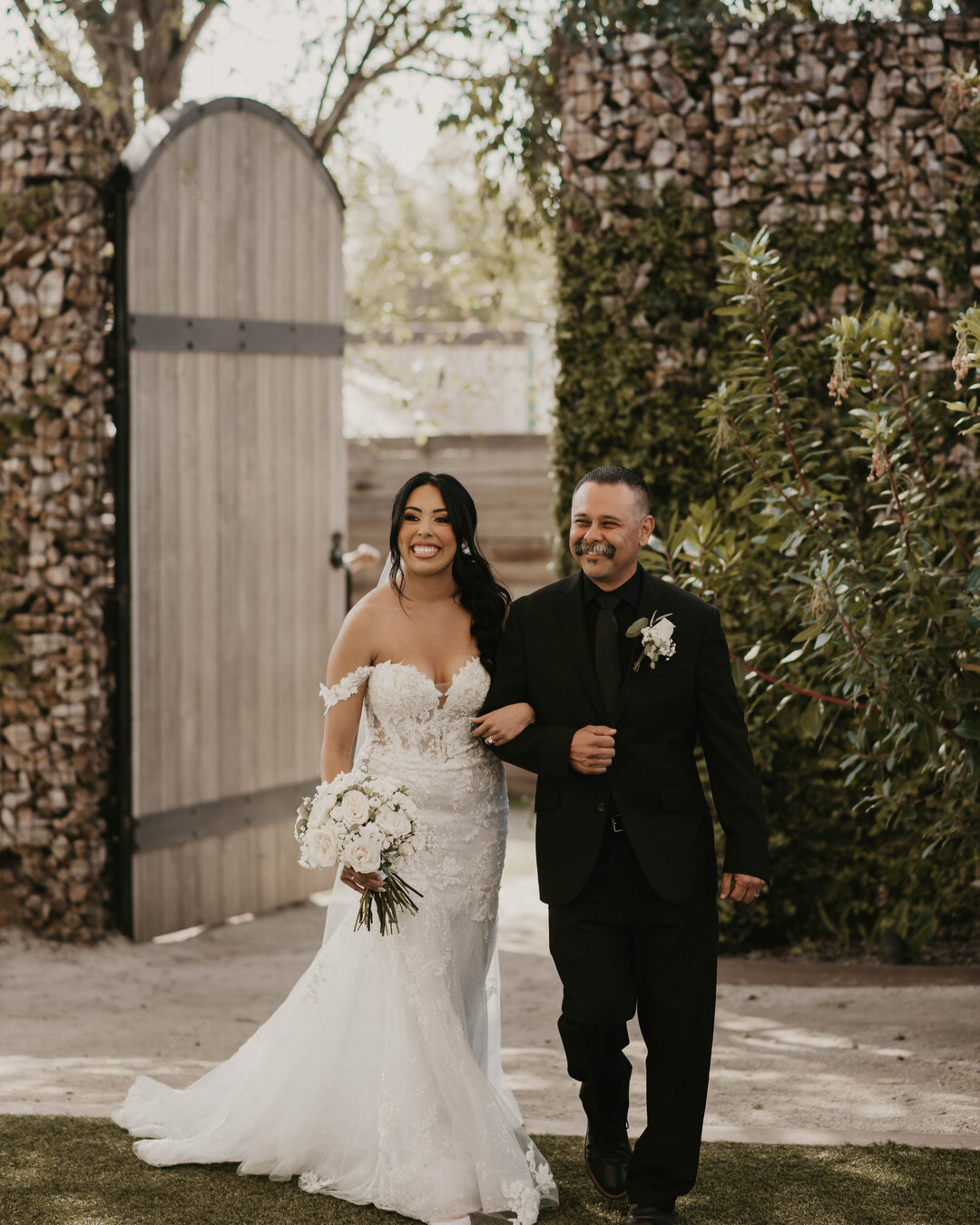 As she walks down the aisle, hand in hand with her father, the world seems to pause. Here's to the beauty of this moment, where past and future converge, and a new chapter begins. 💫⁣
Vendor Tags:
Venue: @rivergardenweddings
Coordinator: @arches.sd
P