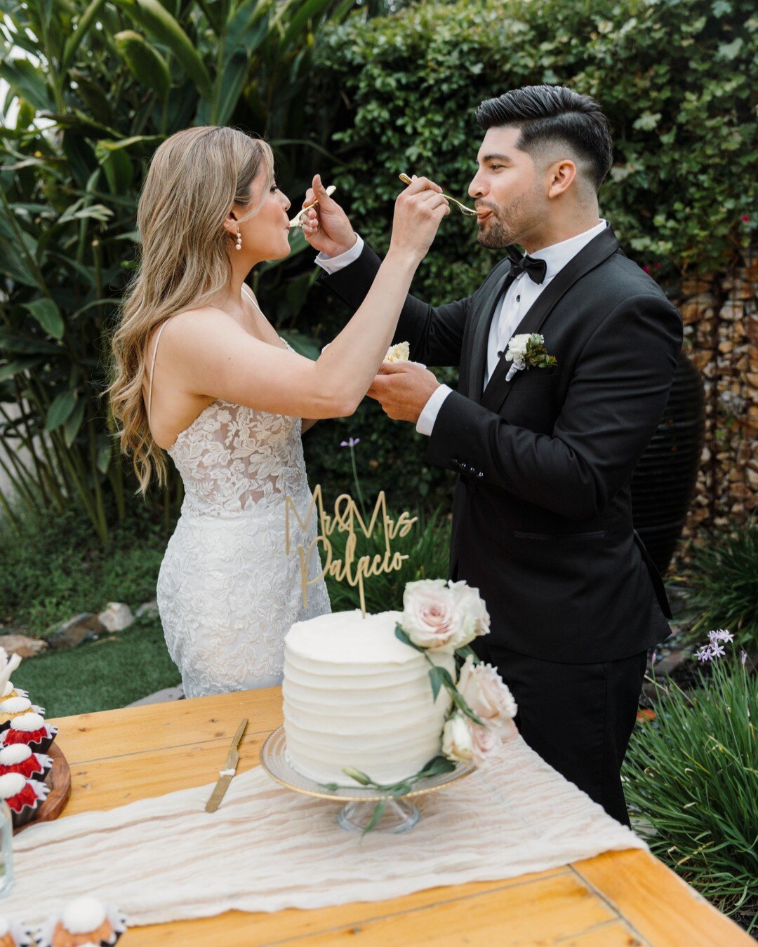 After your first slice, surprise each other with a playful dab of frosting on the nose or a sweet bite. It's these candid moments that create laughter and memories! 🍰🤍⁣
Vendor Tags:
Venue: @rivergardenweddings
Coordinator: @herestothemevents
Photog