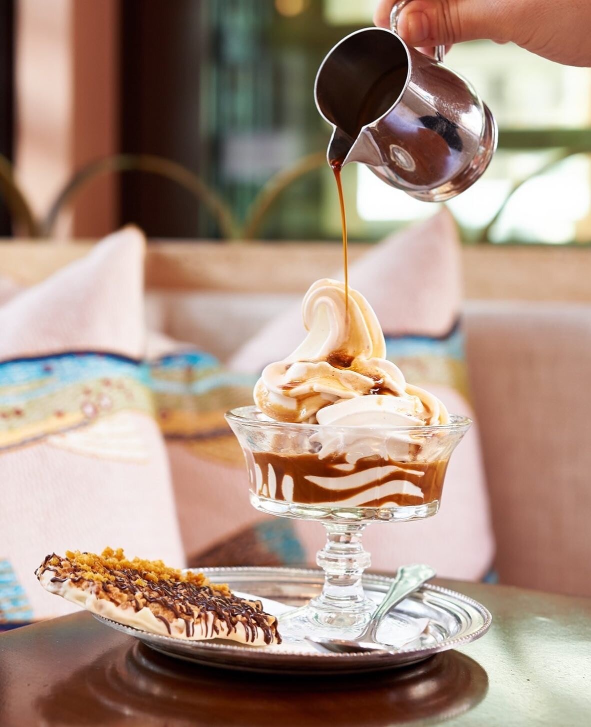 Our soft serve vanilla ice cream served with espresso and a delectable honeycomb, peanut &amp; chocolate florentine cookie.⁠
⁠
#flamingoroombytashas #flamingoroomae #africaninspiration #jumeirah #alnaseem #dessertlovers #foodiesofinstagram