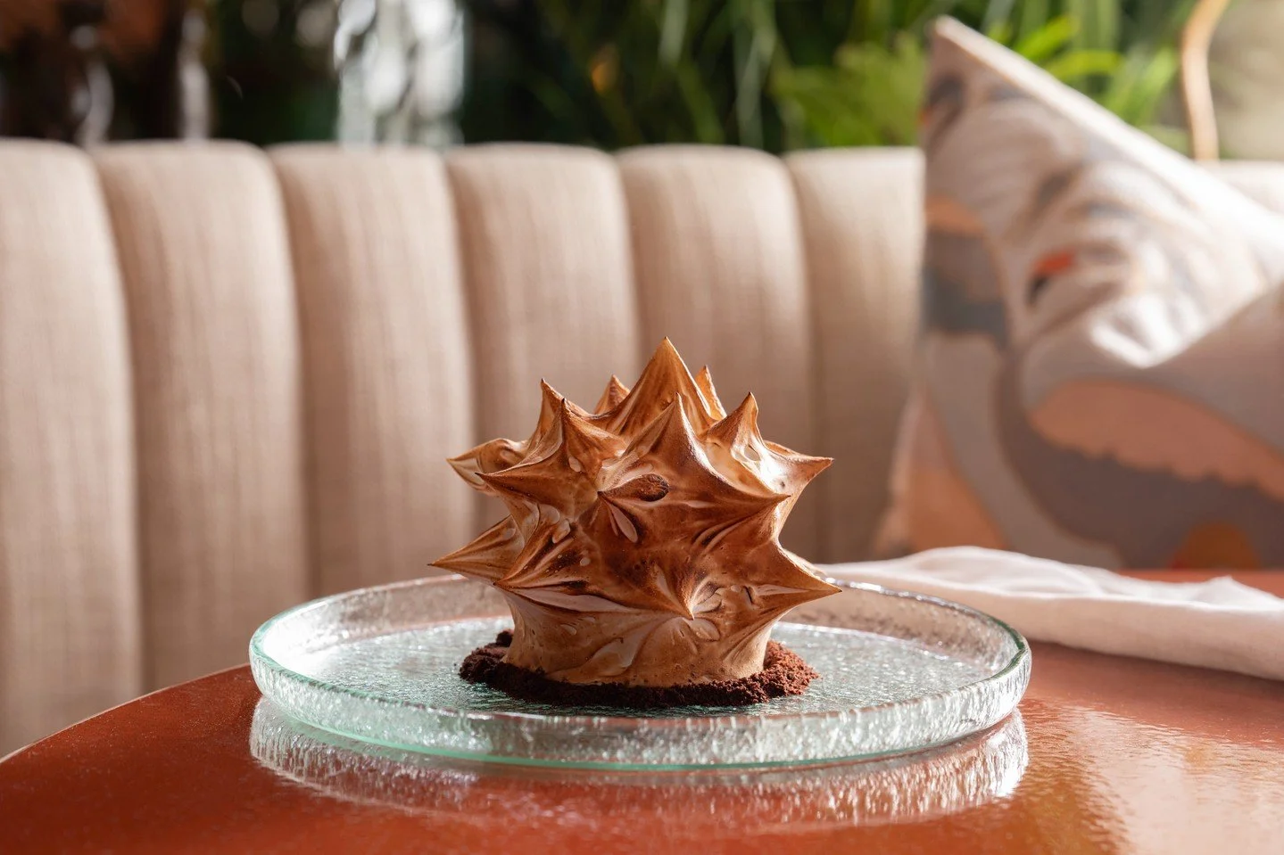 Our Flamingo Room Baked Alaska is a nostalgic classic, elevated with layers of dark chocolate ganache, vanilla semifreddo, caramel and crisp meringue. Served with the option of flamb&eacute;.⁠
⁠
⁠
#flamingoroombytashas #flamingoroomabudhabi #jumeirah