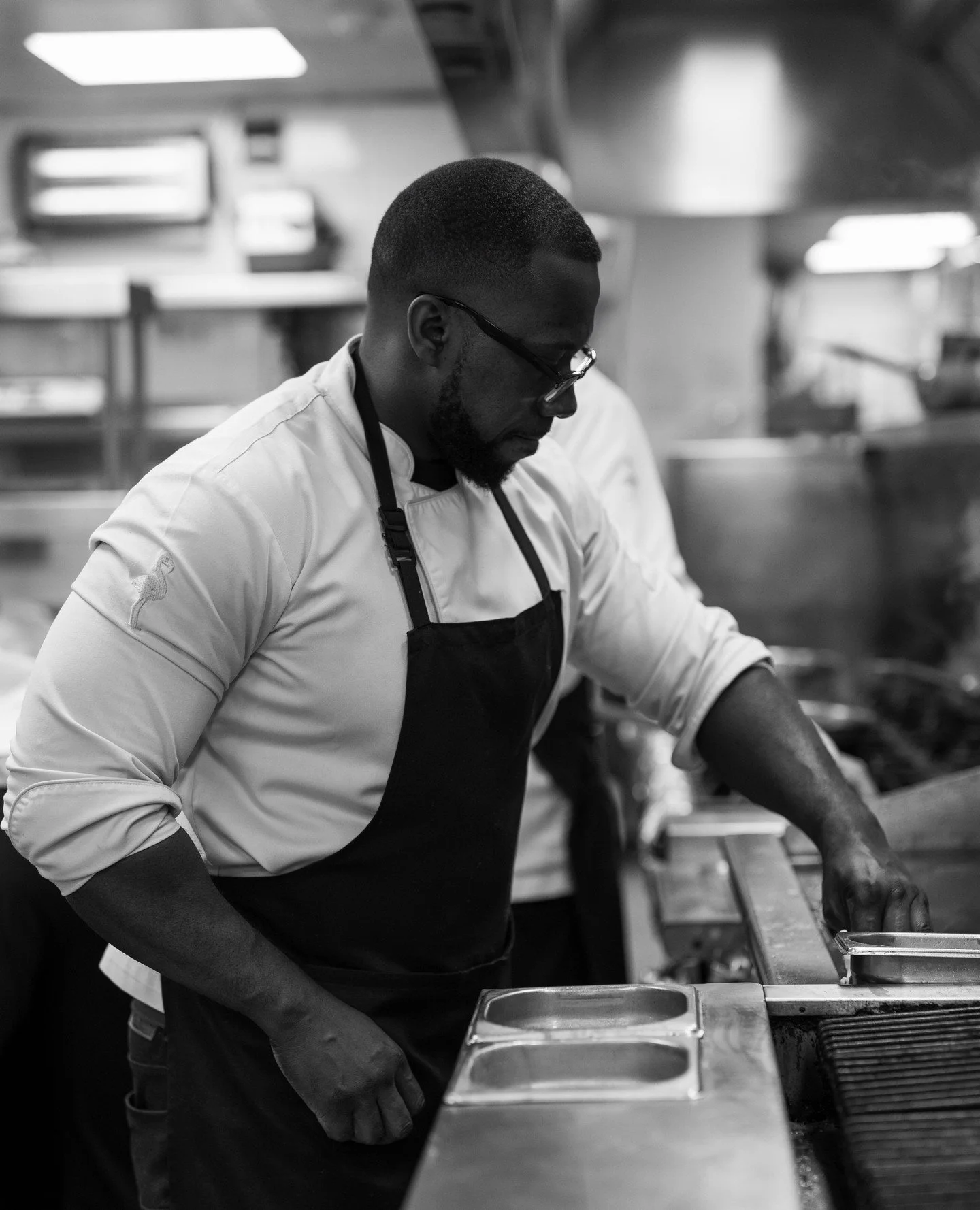 Behind every plate is a moment like this. Calm, focused, deliberate.⁠
⁠
#flamingoroomdubai #jumeirahalnaseem #dubairestaurants #flamingoroombytashas