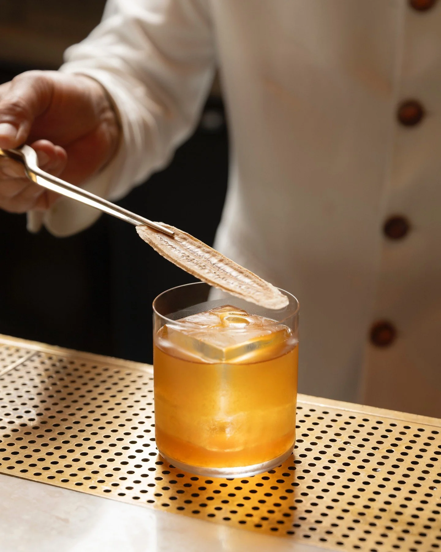 A bold medley of flavour, Zoolander is not one to blend in. Banana-washed dark rum, African citrus, bitters and a hint of gooseberry come together in a big-top mix of fruit, spice and just enough bite.⁠
⁠
#zoolander #flamingoroomabudhabi  #flamingoro