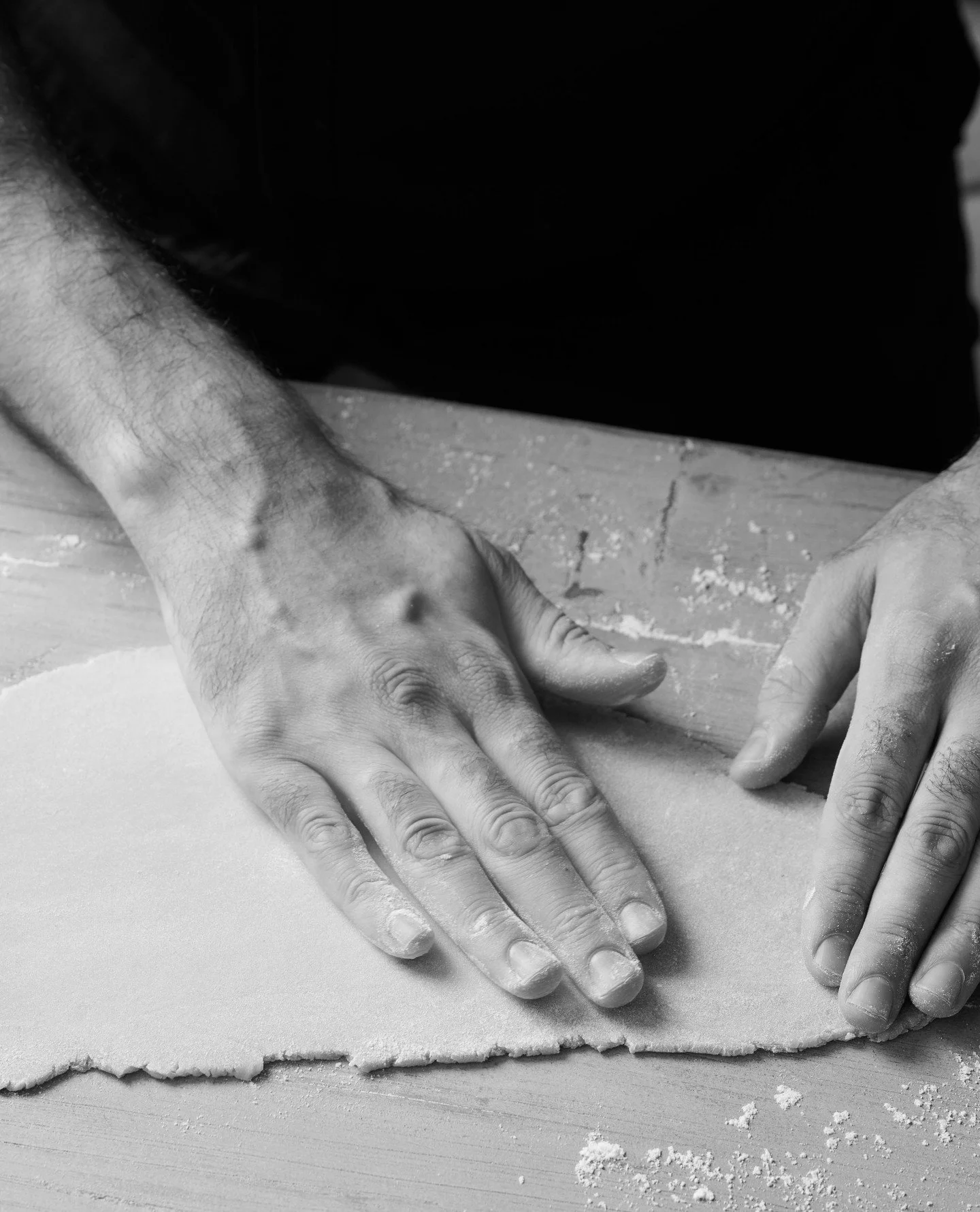 لحظات السكون التي تسبق خدمتكم.. خلف كل مشروب وكل طبق يُقدّم، فريق يعمل بتناغم هادئ وإتقان.⁠
⁠
#فلامنجو_روم_من_تاشاز #فلامنجو_روم_السعودية #الرياض #مطل_البجيري⁠
⁠
The calm before the service. Behind each drink poured and plate served, there&rsquo;s a 