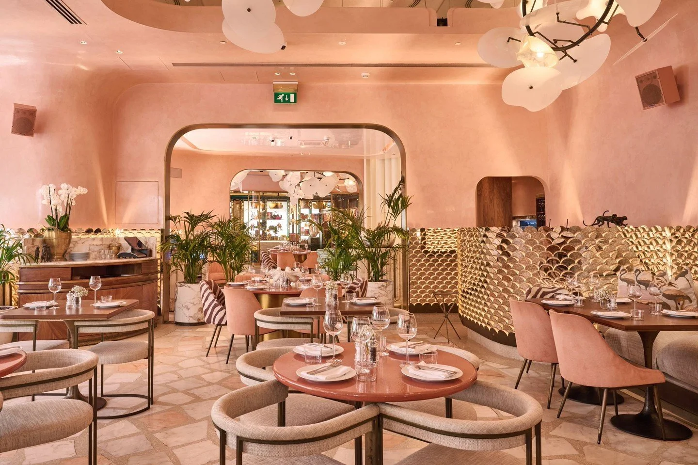 A space this beautiful doesn&rsquo;t happen by accident. Drawing inspiration from the golden era of Miami Art Deco, our interiors layer warm tones, sculptural forms and whimsical touches to create a space that feels both nostalgic and new.⁠
⁠
#flamin