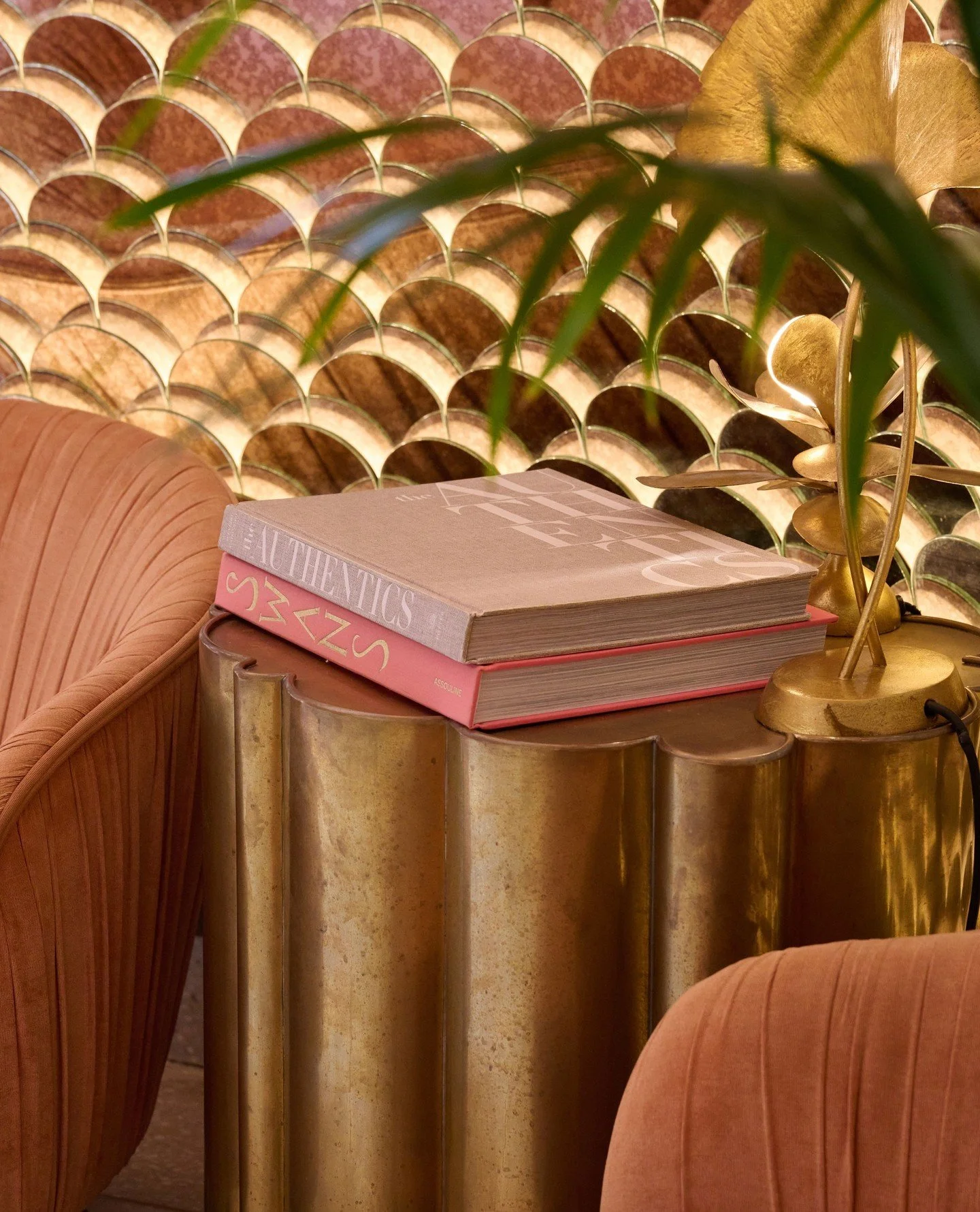 At Flamingo Room, every detail plays its part. The warm blush seating, scalloped golden wainscoting and curated books create a small world of their own, echoing the blend of African elegance and Art Deco charm that defines the space.⁠
⁠
#flamingoroom