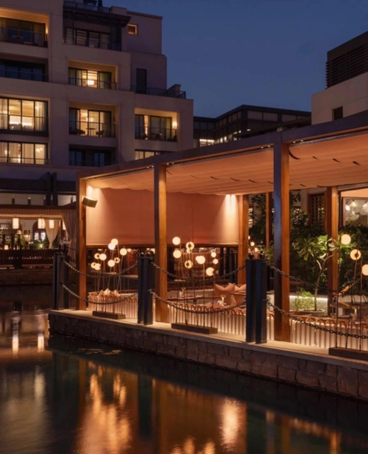 Soft light, warm tones and a touch of old-world glamour make Flamingo Room one of Dubai&rsquo;s most romantic venue. This Valentine&rsquo;s, our specially curated set menu brings that feeling to the table with refined starters, elegant mains and a li