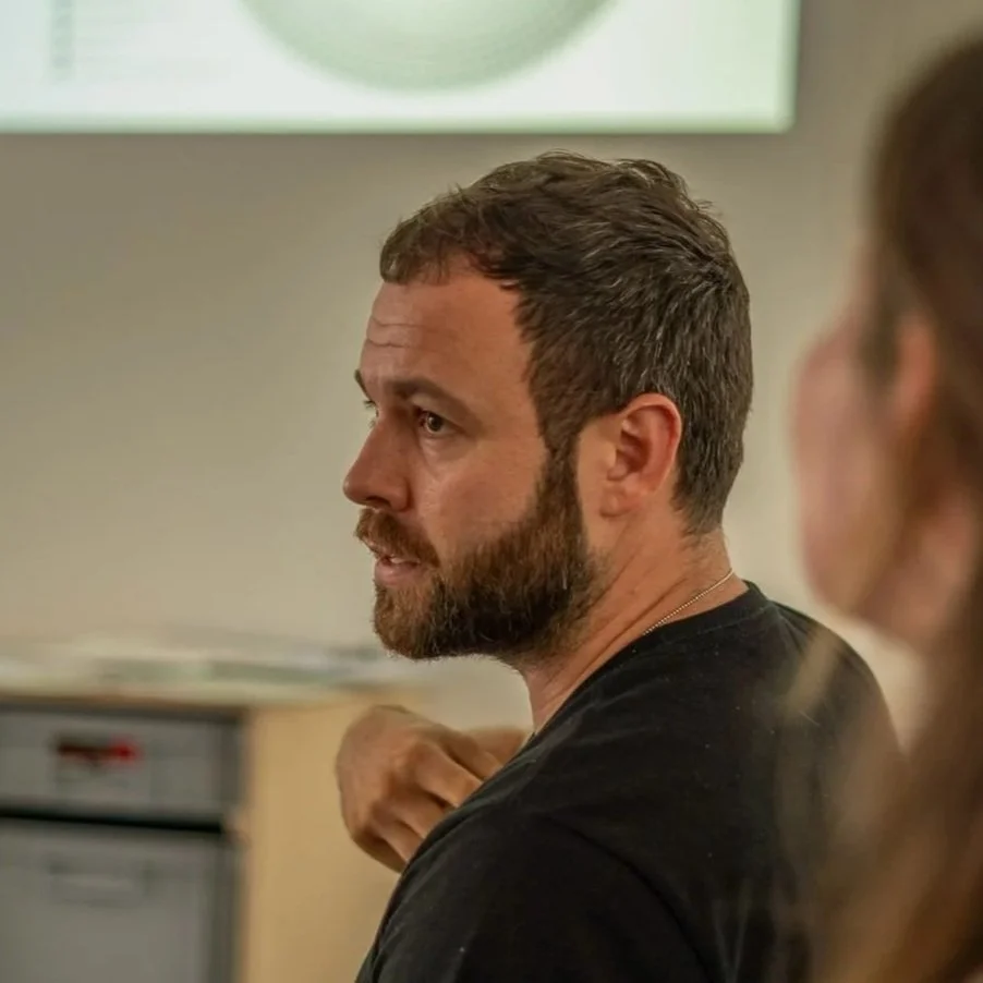 Daniele Lauriola at work in a workshop