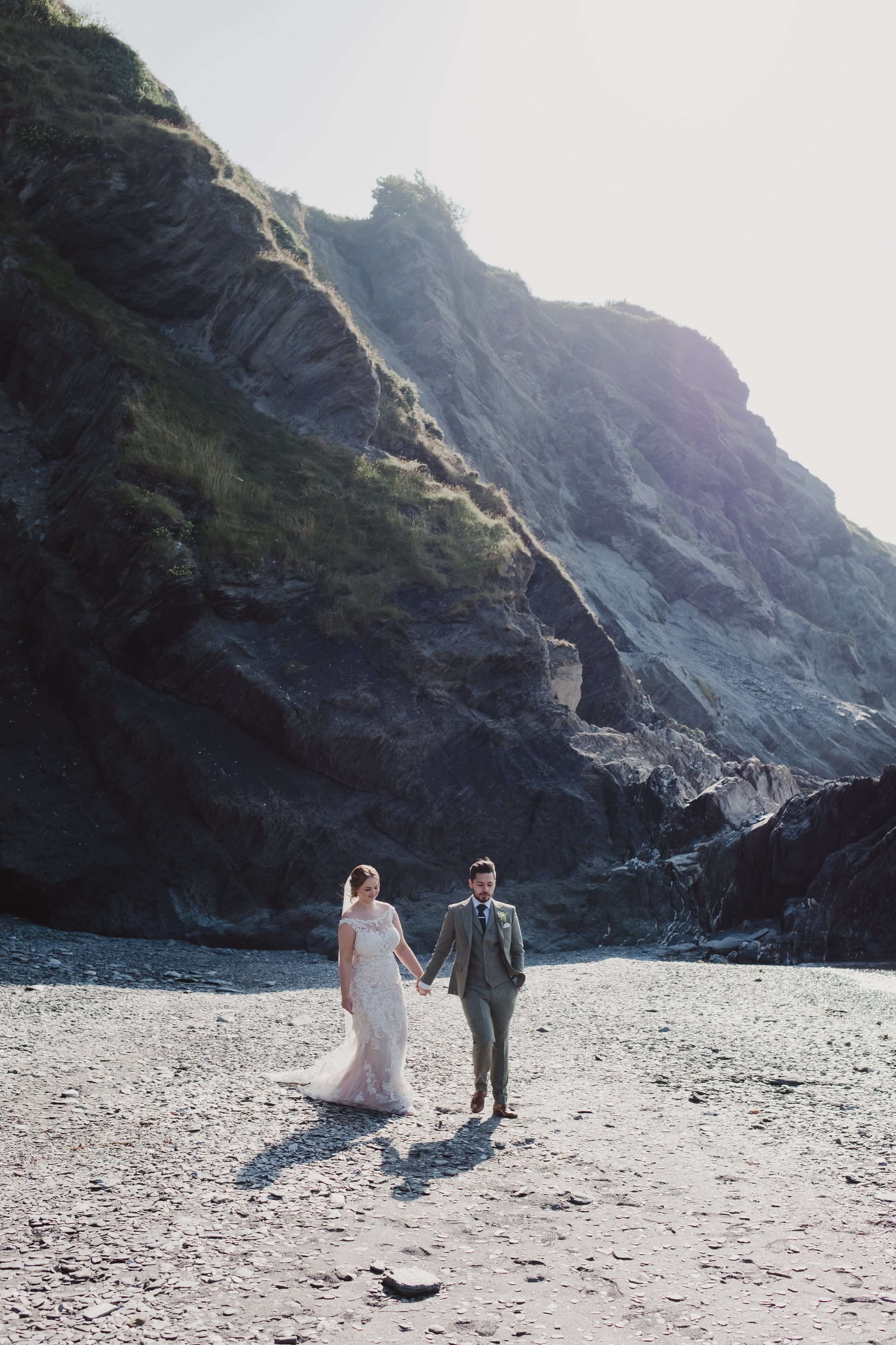 A September wedding at Tunnels beaches in Devon