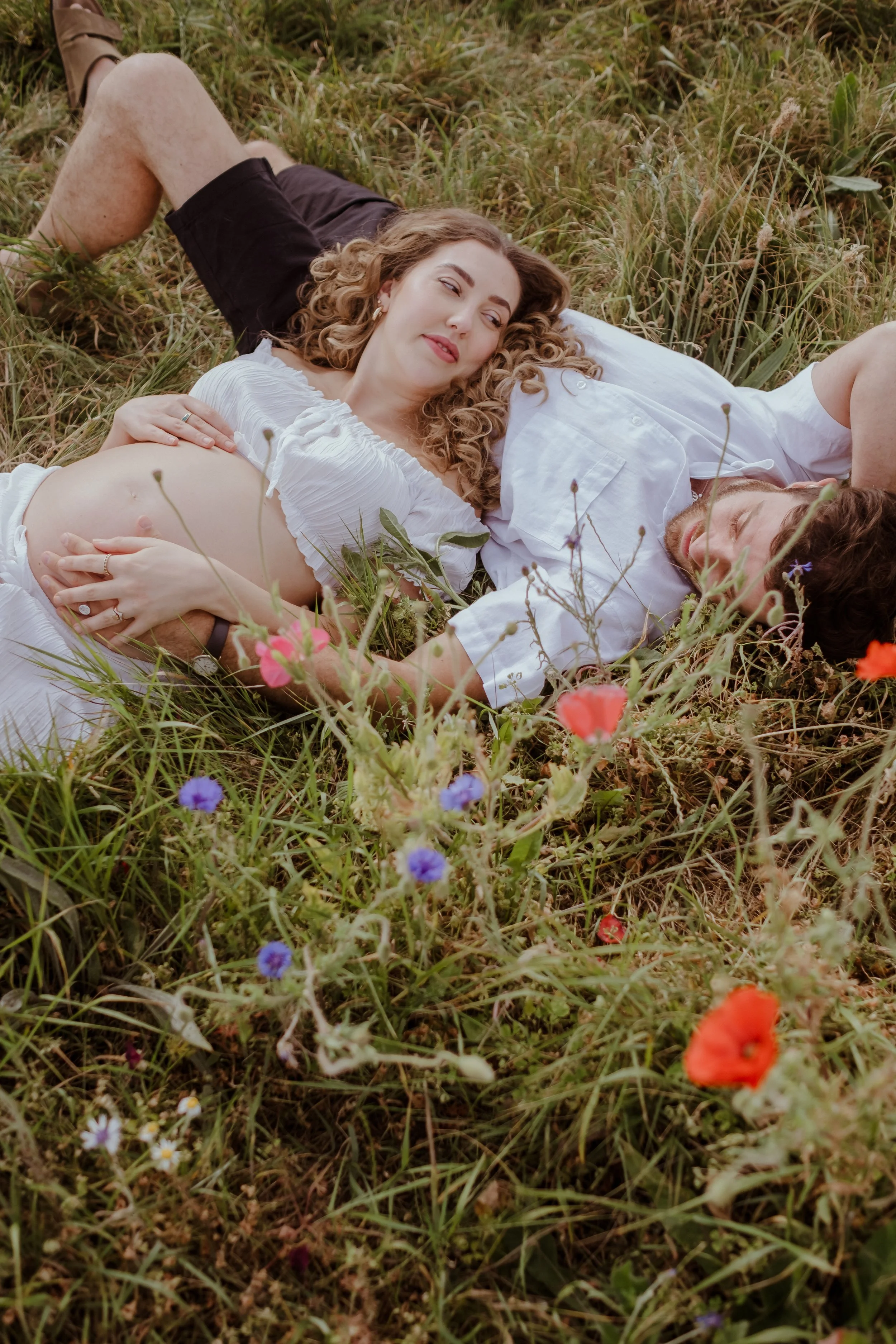 The Best COASTAL Maternity Photoshoot Locations in West Sussex